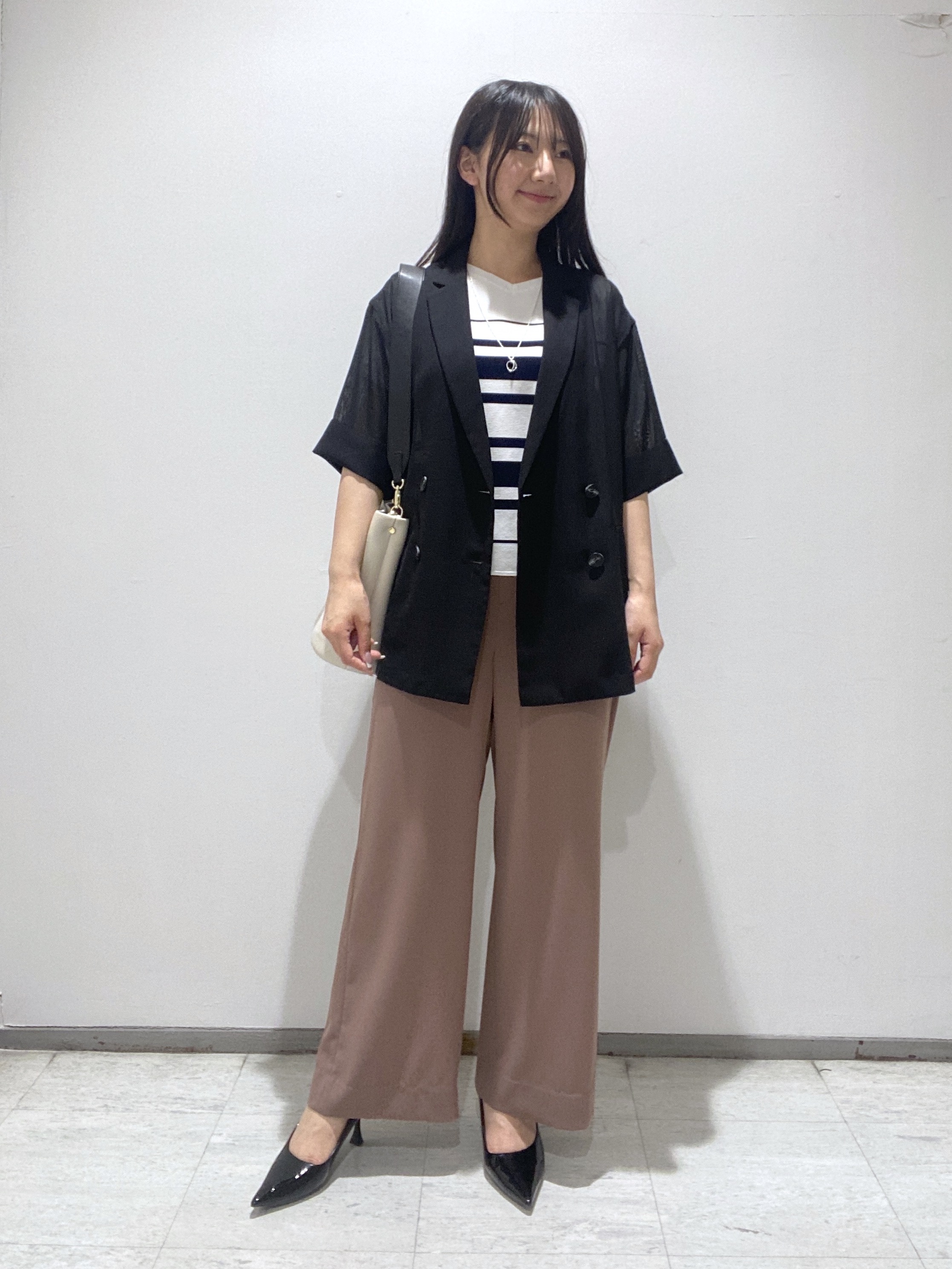 meiさんの「INDIVI｜【洗える】ガーター編みVネックニットT」を使ったコーディネート