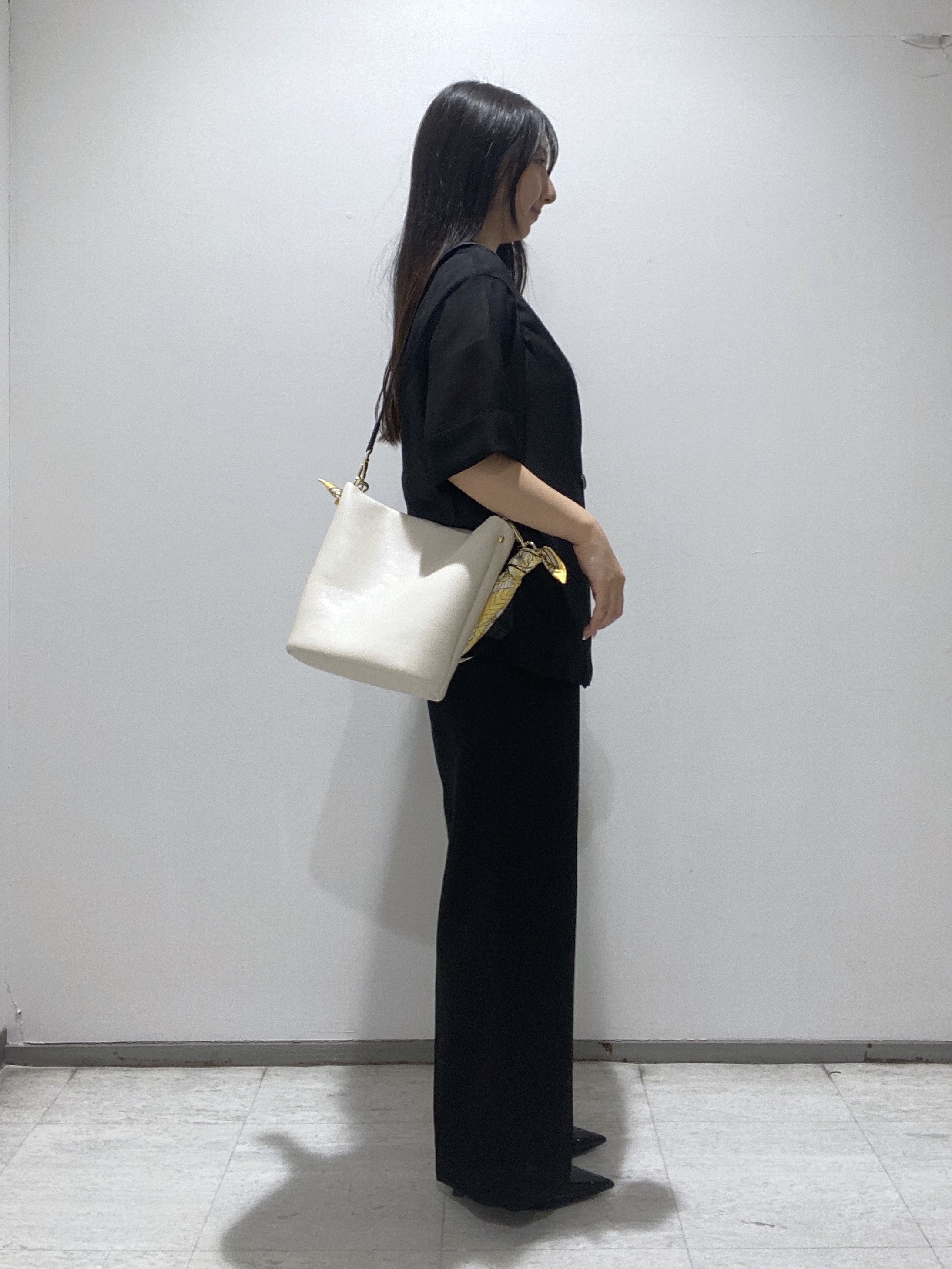 meiさんの「INDIVI｜【洗える／SETUP可能】スキッパーブラウス」を使ったコーディネート