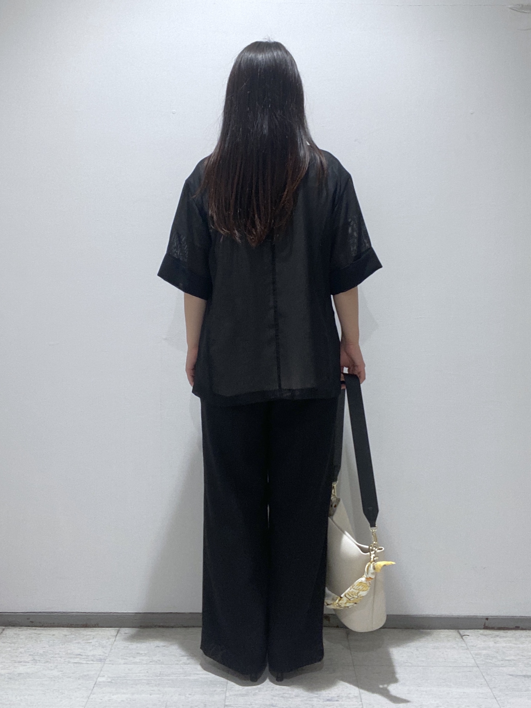 meiさんの「INDIVI｜【洗える／SETUP可能】スキッパーブラウス」を使ったコーディネート