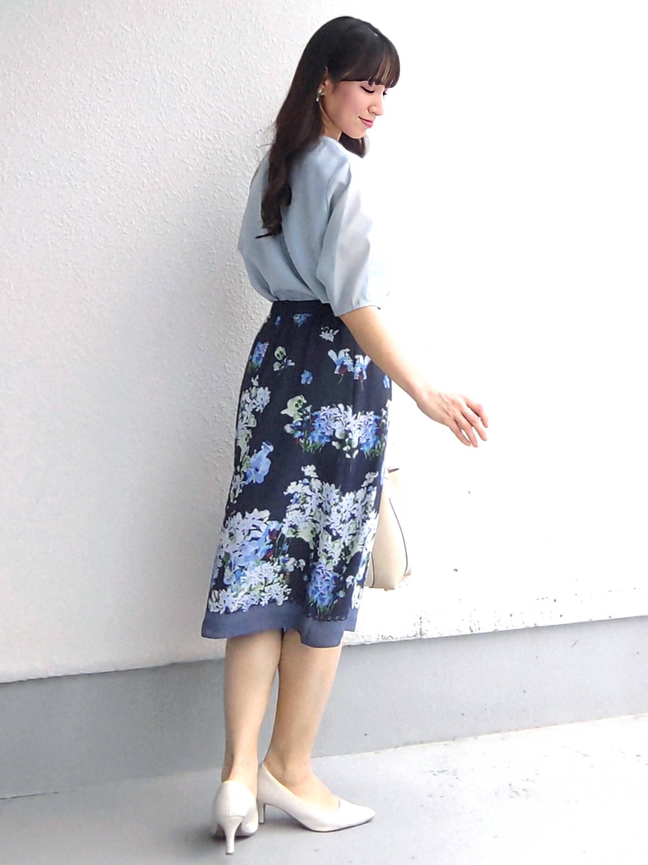 keinaさんの「SunaUna｜【co creation and yours／SS～L】多色花柄プリントスカート」を使ったコーディネート