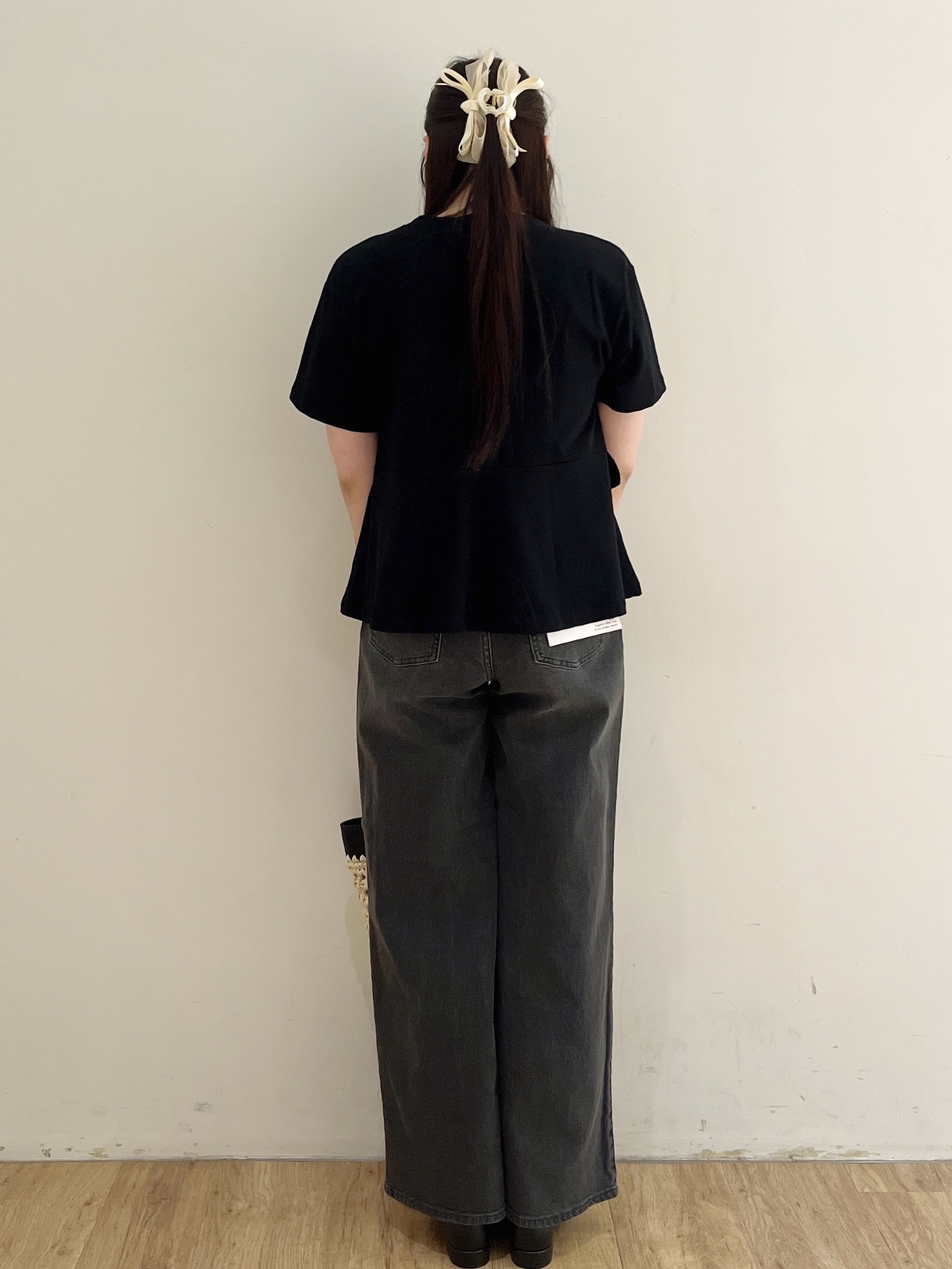 yukikaさんの「OPAQUE.CLIP｜【接触冷感】アシメフリルドッキングカットソー《洗濯機OK》」を使ったコーディネート