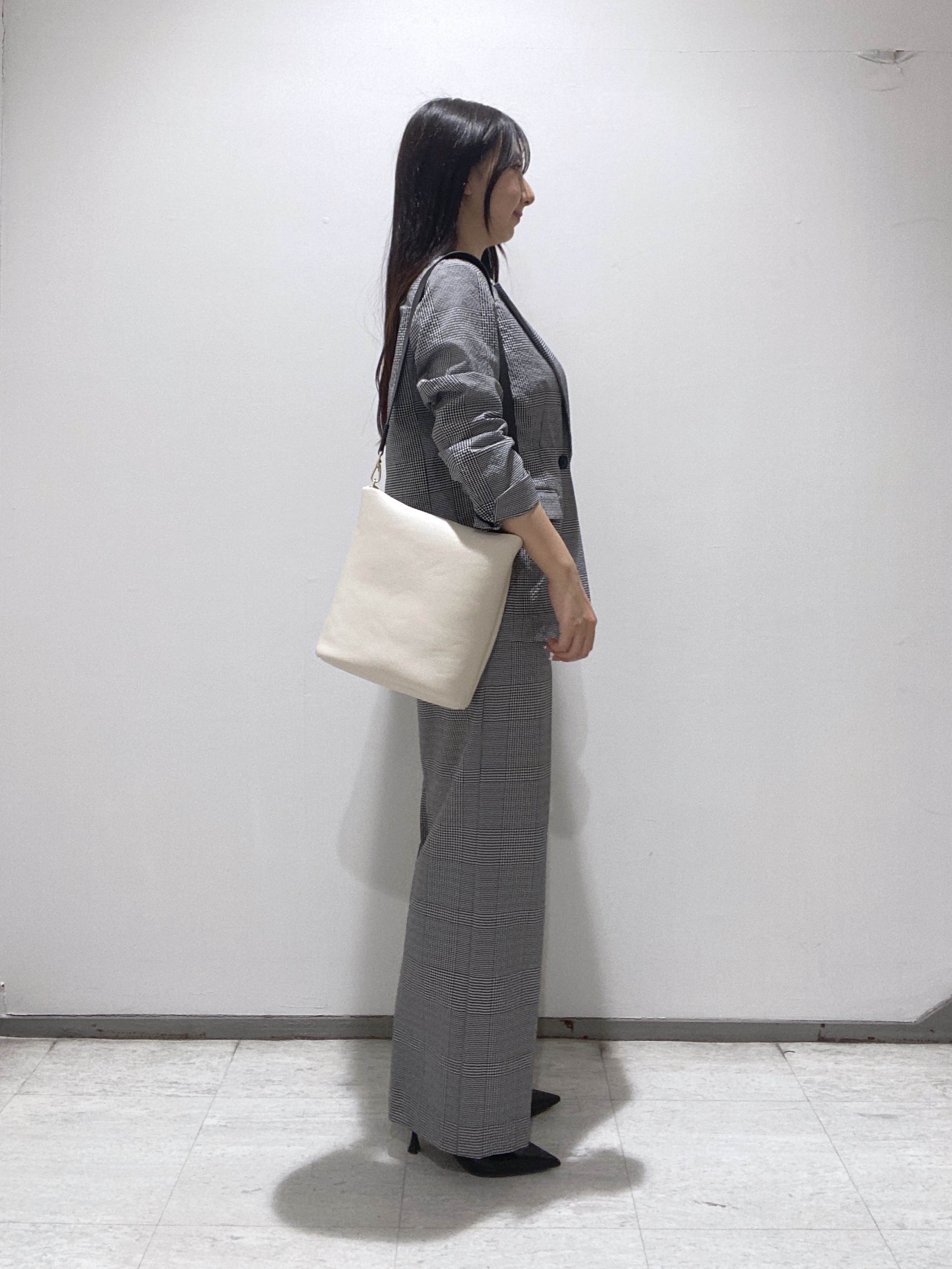 meiさんの「INDIVI｜【洗える】ガーター編みVネックニットT」を使ったコーディネート