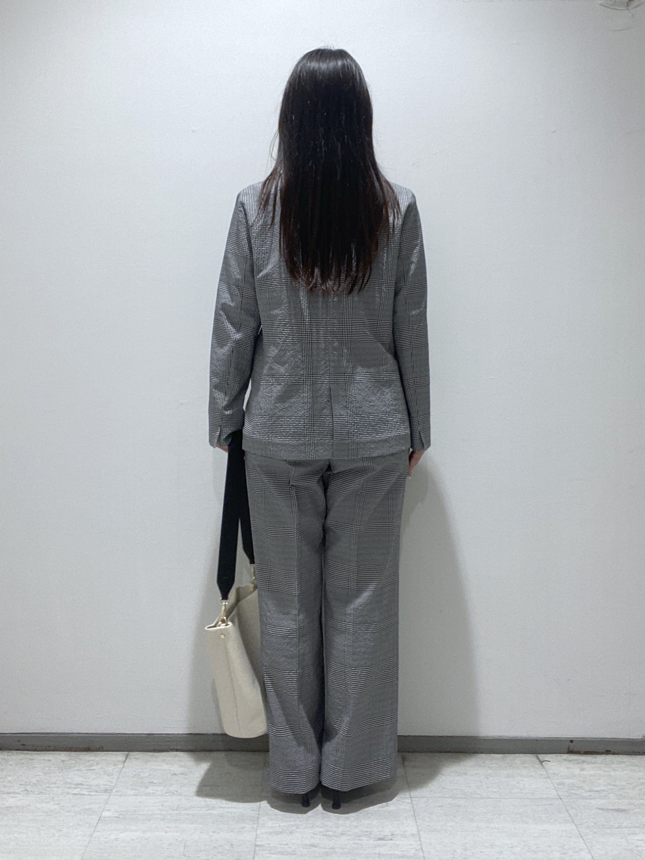 meiさんの「INDIVI｜【洗える】ガーター編みVネックニットT」を使ったコーディネート