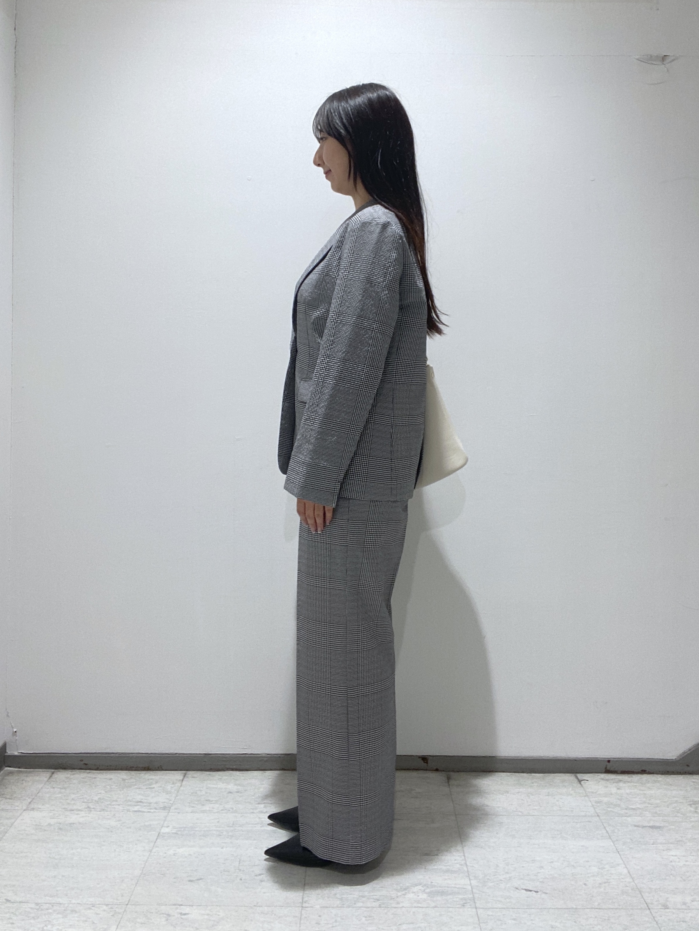 meiさんの「INDIVI｜【洗える】ガーター編みVネックニットT」を使ったコーディネート
