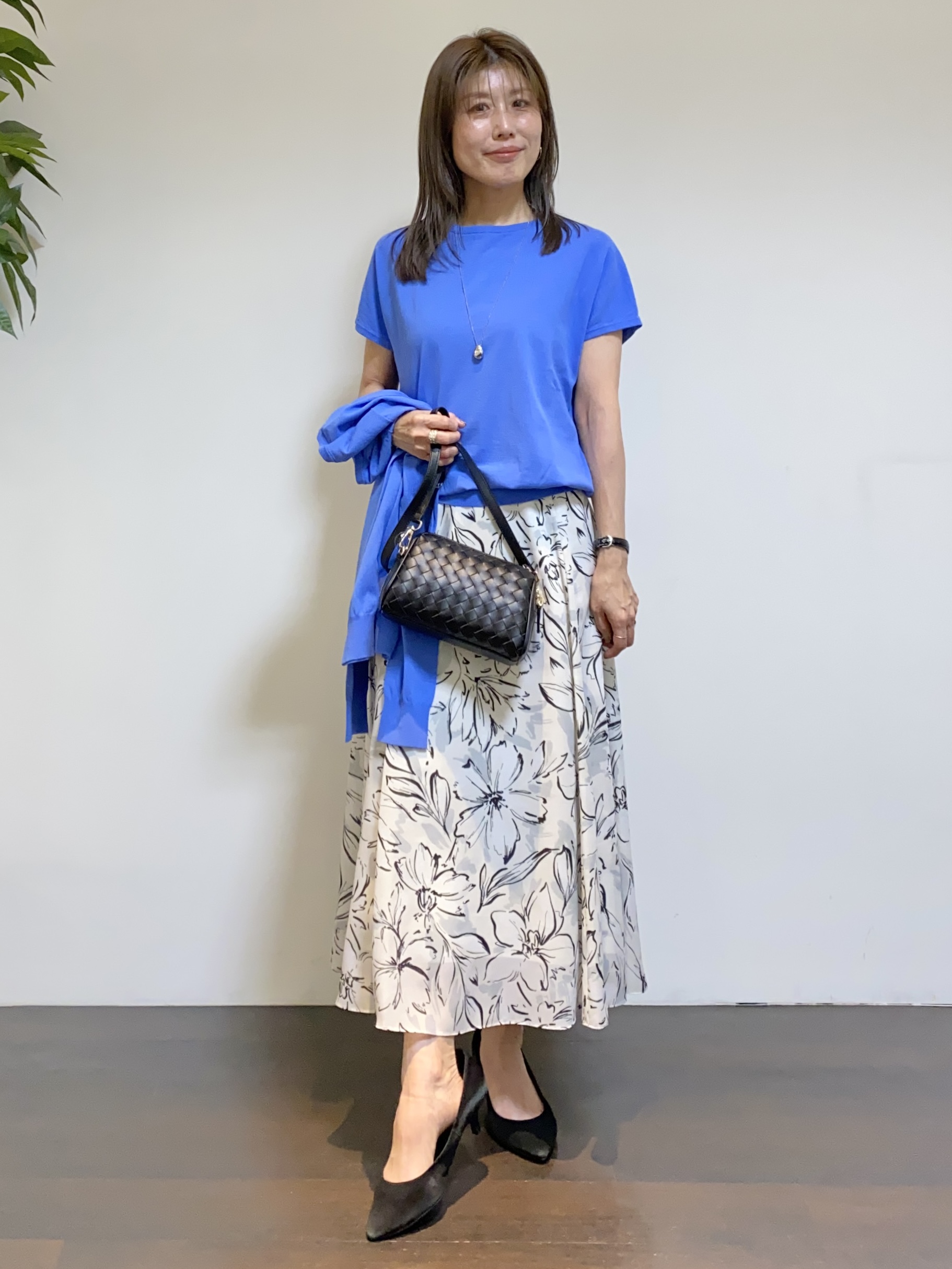 tomoさんの「UNTITLED｜【9色展開/アンサンブル可】コットンクルーネックカーディガン」を使ったコーディネート