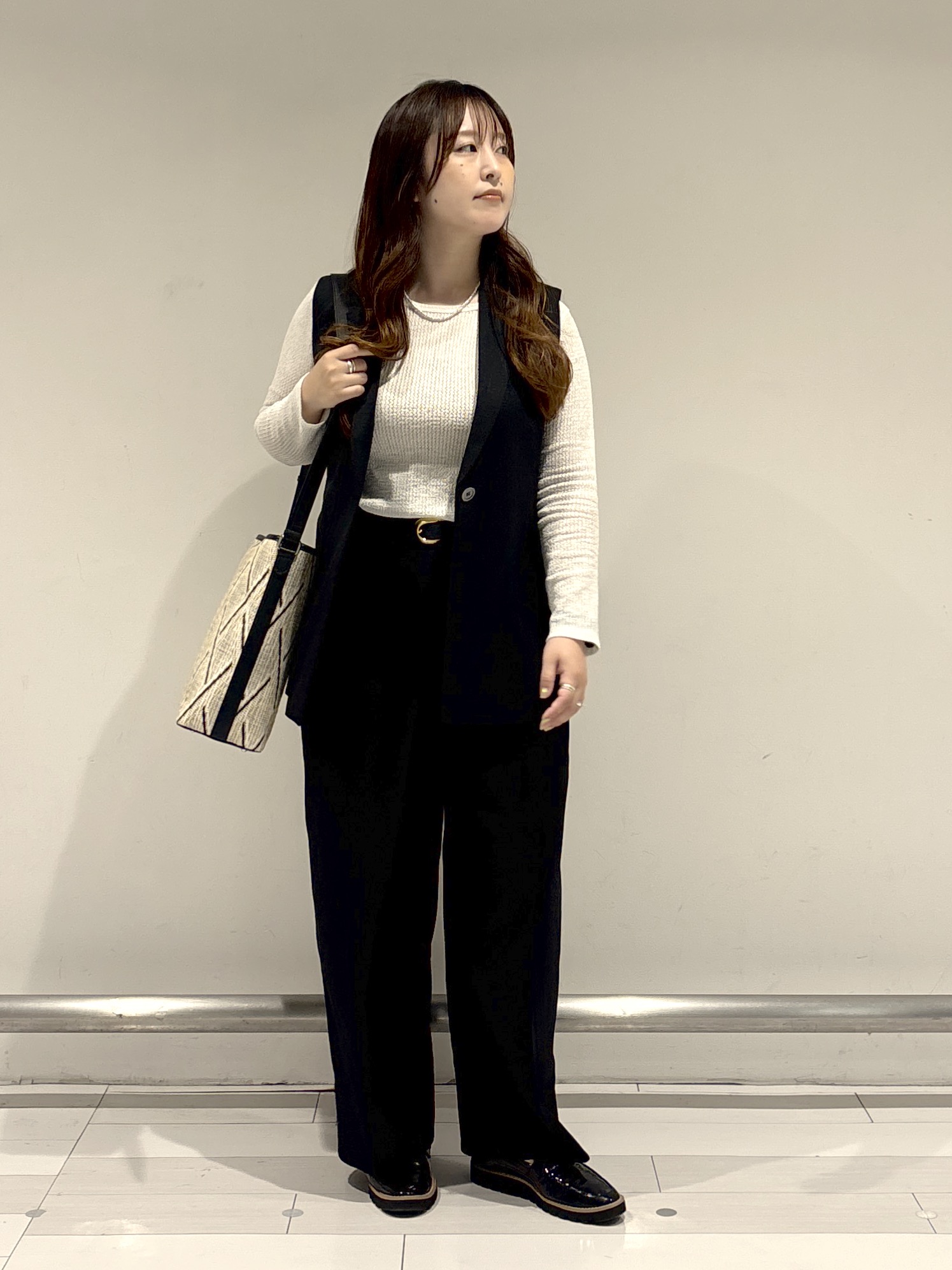 nakamuraさんの「Reflect｜【セットアップ可】リネンライクジレ」を使ったコーディネート