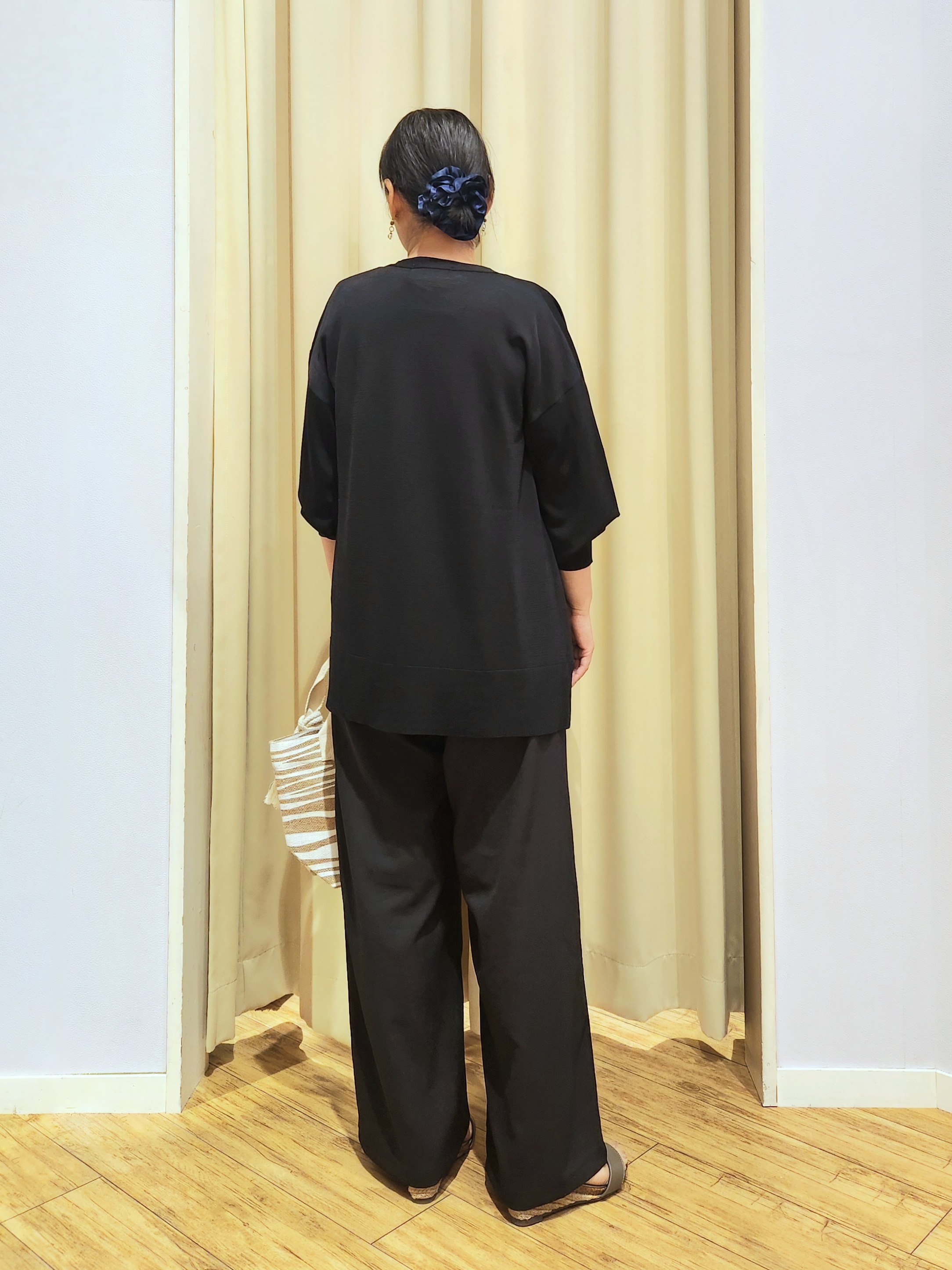 くまさんの「SHOO･LA･RUE｜【ひんやり/S-LL】1枚でインせず決まる きらきらビスチェ風Tシャツ」を使ったコーディネート