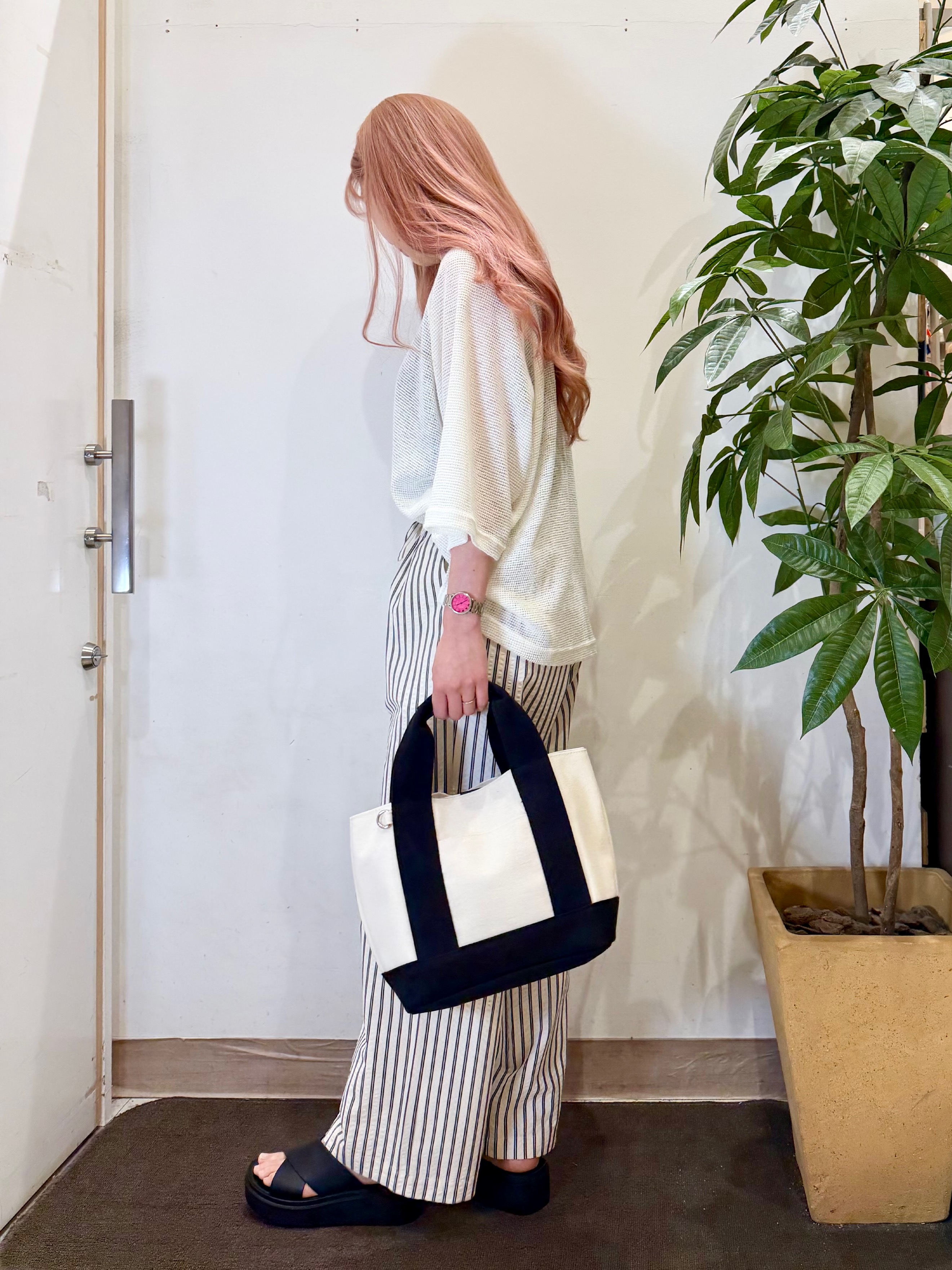 AYUMIさんの「SHOO･LA･RUE｜【S-LL】シアーワッフル ラグラン5分袖ゆるTシャツ」を使ったコーディネート