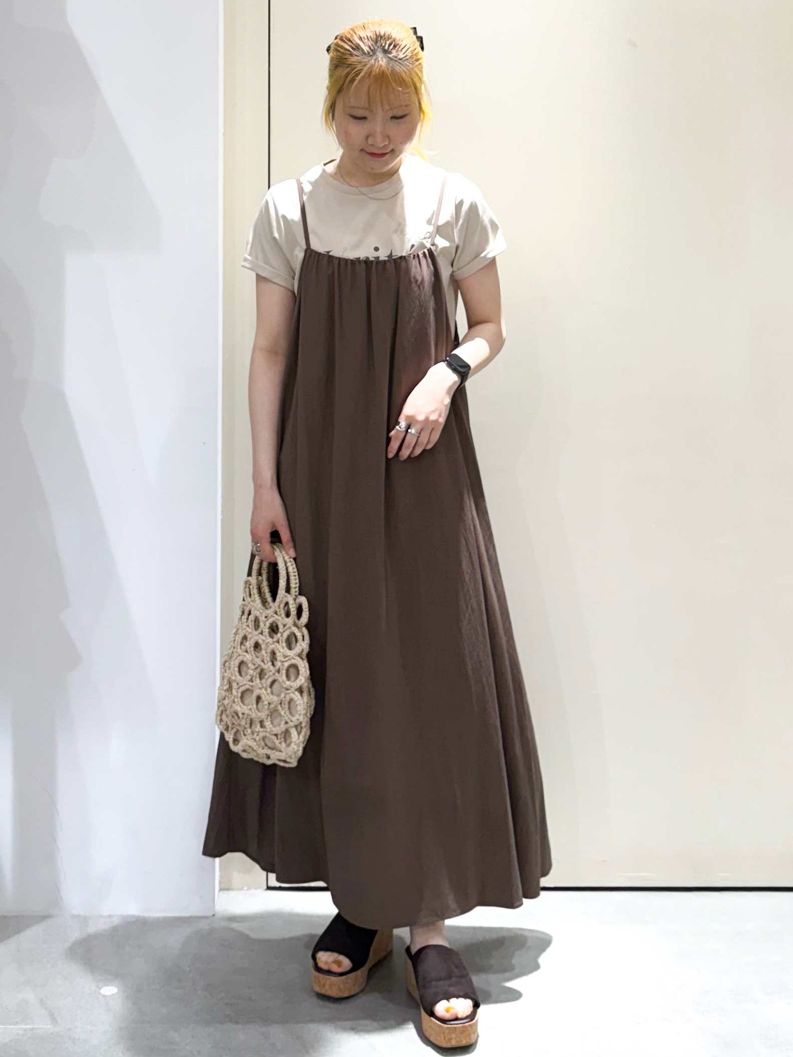 sayaさんの「OPAQUE.CLIP｜ロゴプリント刺繍アソートTシャツ【洗濯機OK】」を使ったコーディネート