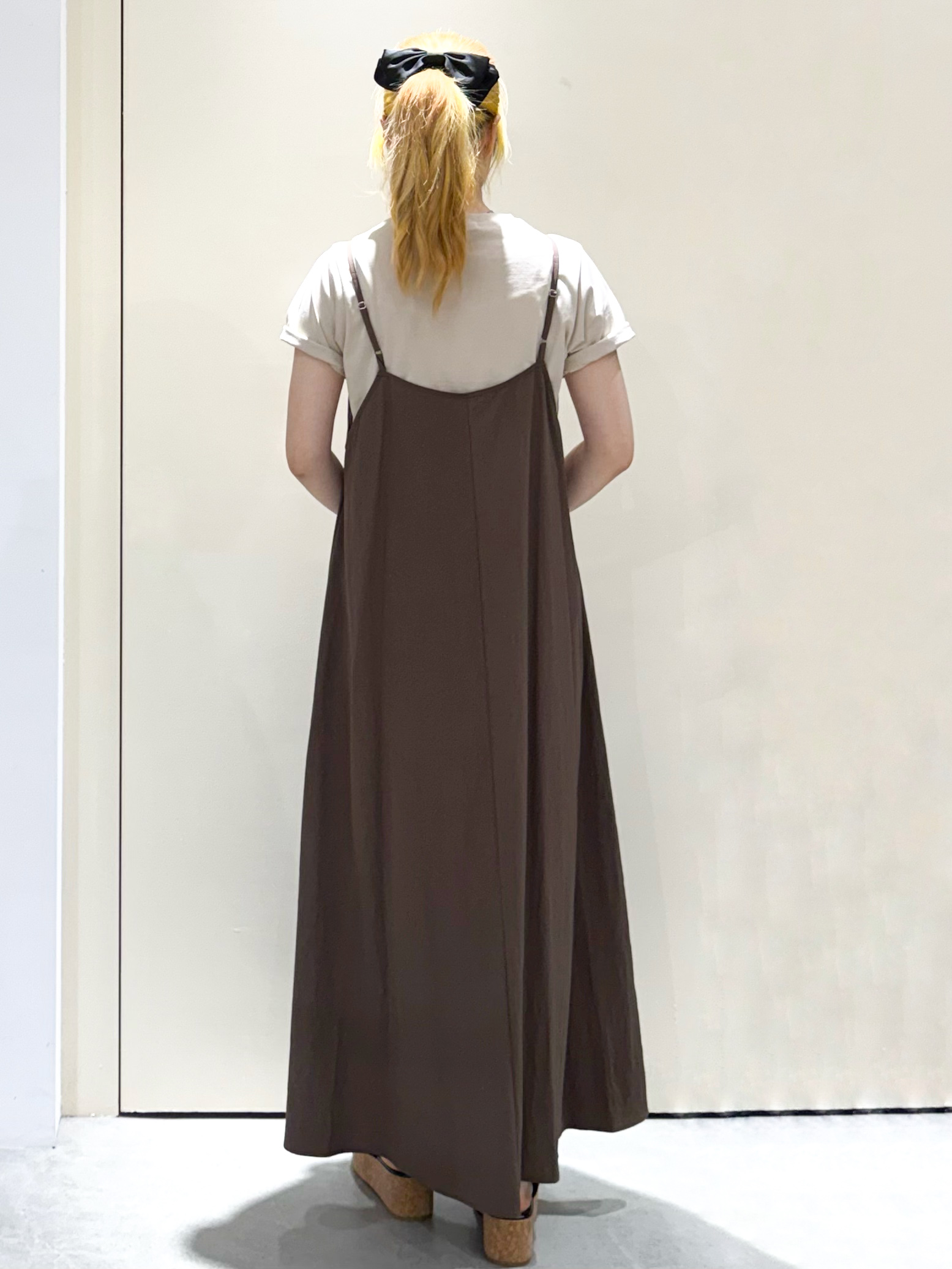 sayaさんの「OPAQUE.CLIP｜ロゴプリント刺繍アソートTシャツ【洗濯機OK】」を使ったコーディネート