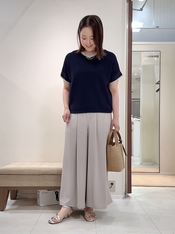 YUIさんの「UNTITLED｜【11色展開/体型カバー】前後2WAYフレンチスリーブニット」を使ったコーディネート