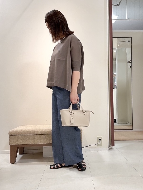 YUIさんの「UNTITLED｜【アンサンブル可/洗える】シアーレーヨンニット」を使ったコーディネート
