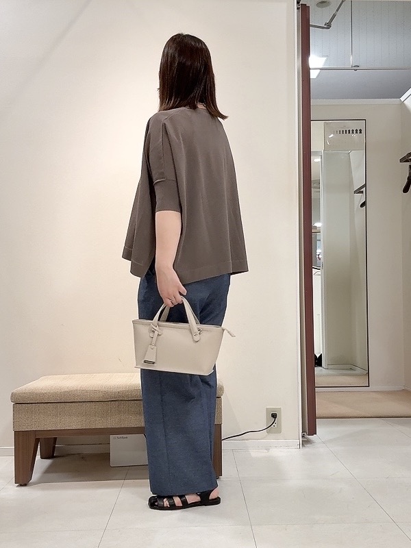 YUIさんの「UNTITLED｜【アンサンブル可/洗える】シアーレーヨンニット」を使ったコーディネート