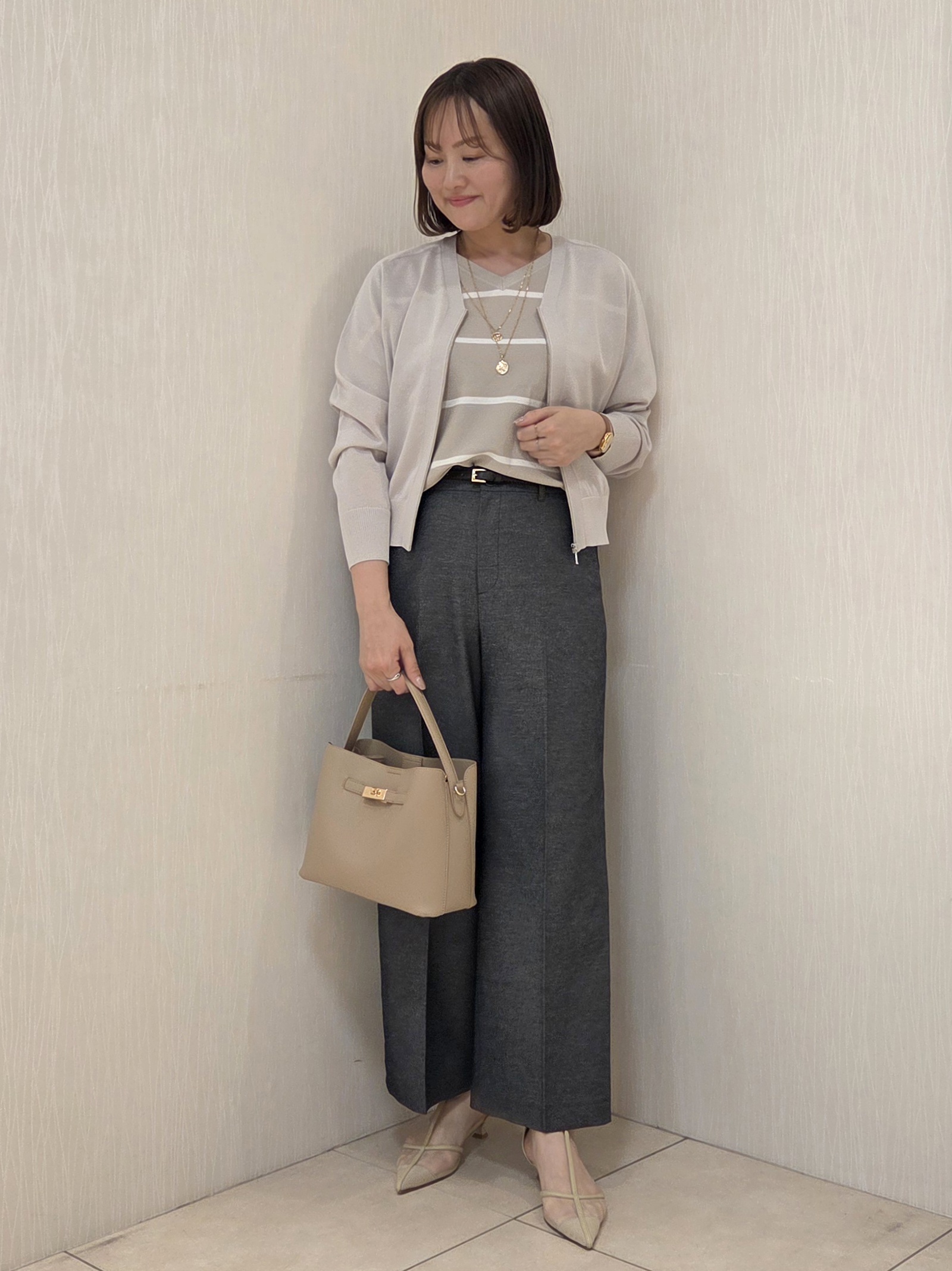 naokoさんの「UNTITLED｜【アンサンブル可/日除け・冷房対策】シアーレーヨンZIPカーディガン」を使ったコーディネート