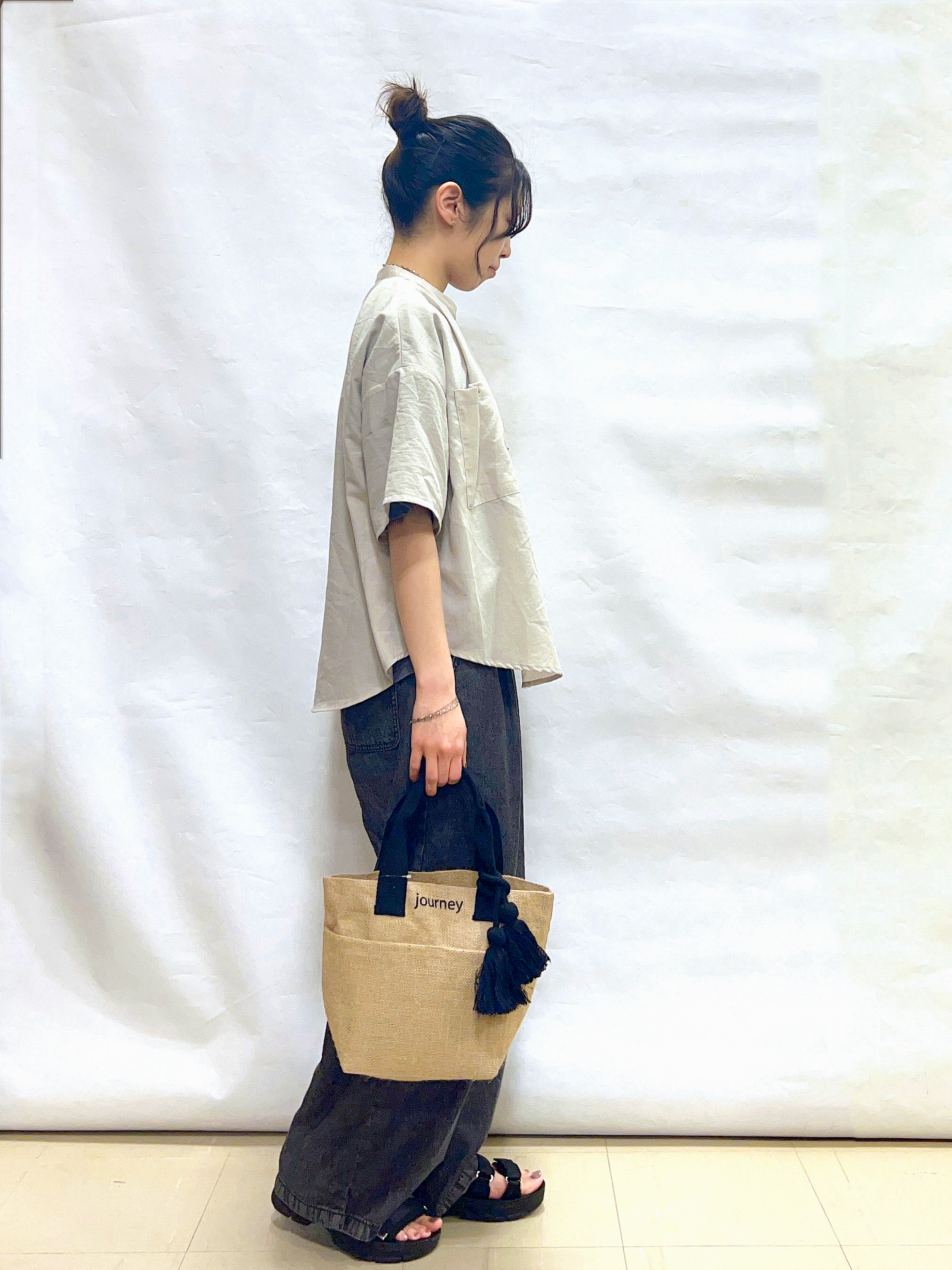 まっつんさんの「SHOO･LA･RUE｜【洗濯機可/S-LL】大人の抜け感 ゆるっと5分袖シャツ」を使ったコーディネート