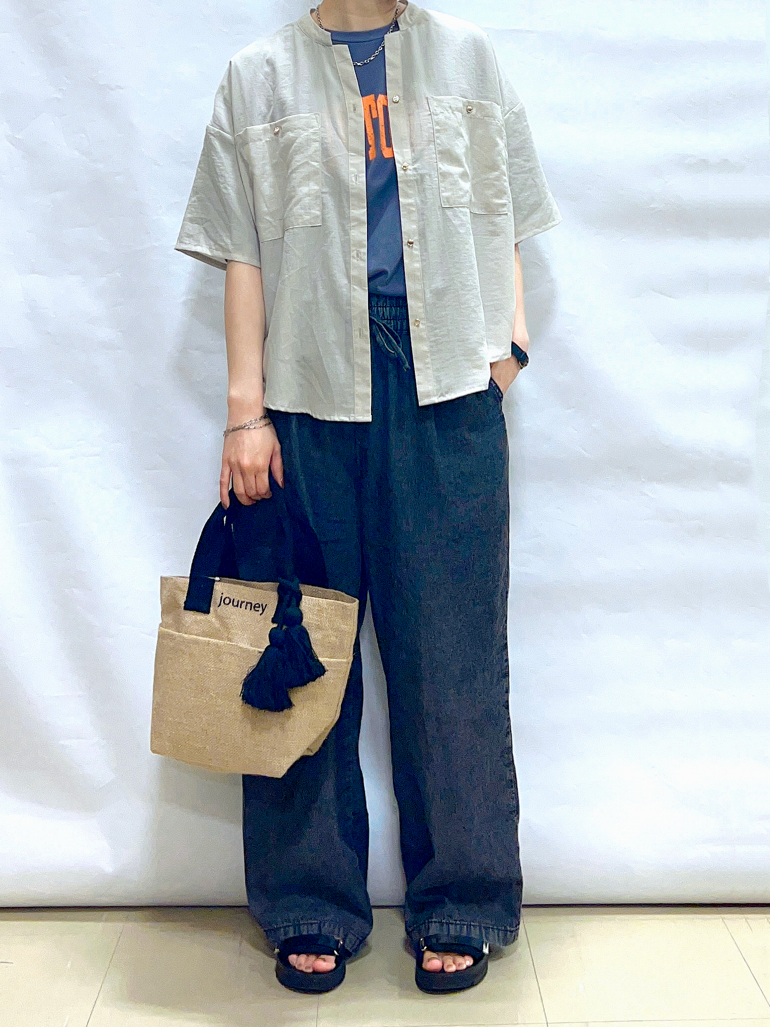 まっつんさんの「SHOO･LA･RUE｜【洗濯機可/S-LL】大人の抜け感 ゆるっと5分袖シャツ」を使ったコーディネート