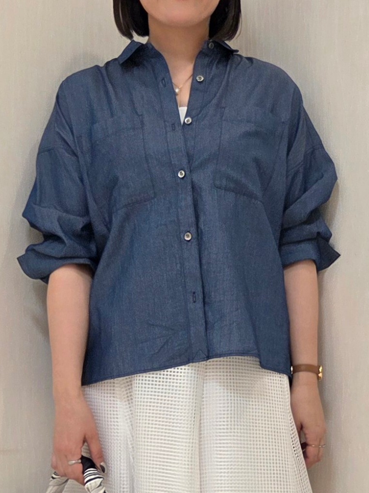 naokoさんの「UNTITLED｜【コットン100%/洗える】エアリーデニムシャツ」を使ったコーディネート