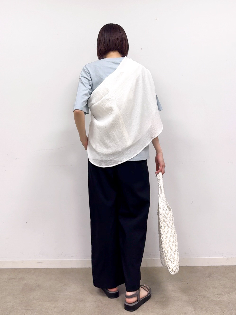 𝐜𝐡𝐢𝐤𝐚さんの「SHOO･LA･RUE｜【綿100%/S-LL/プチプラ】ゆるシルエット シンプルTシャツ」を使ったコーディネート