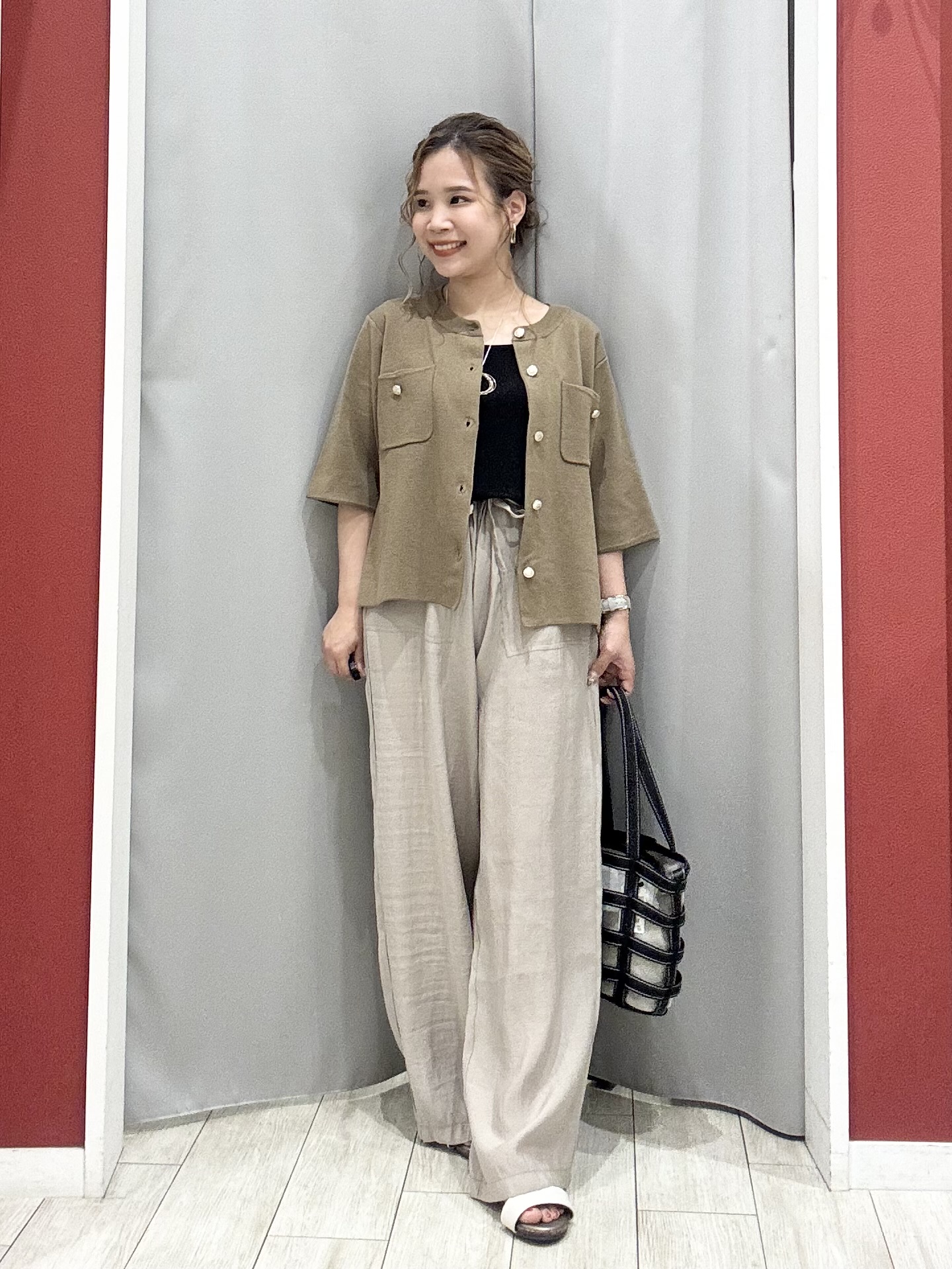 shioさんの「SHOO･LA･RUE｜【S-LL/洗濯機可】金ボタン5分袖カーディガン」を使ったコーディネート
