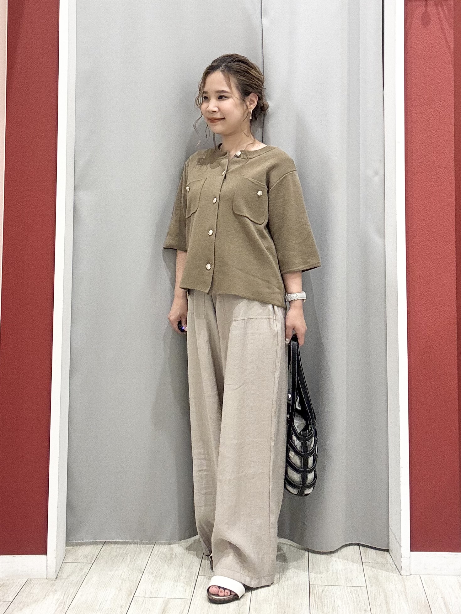 shioさんの「SHOO･LA･RUE｜【S-LL/洗濯機可】金ボタン5分袖カーディガン」を使ったコーディネート