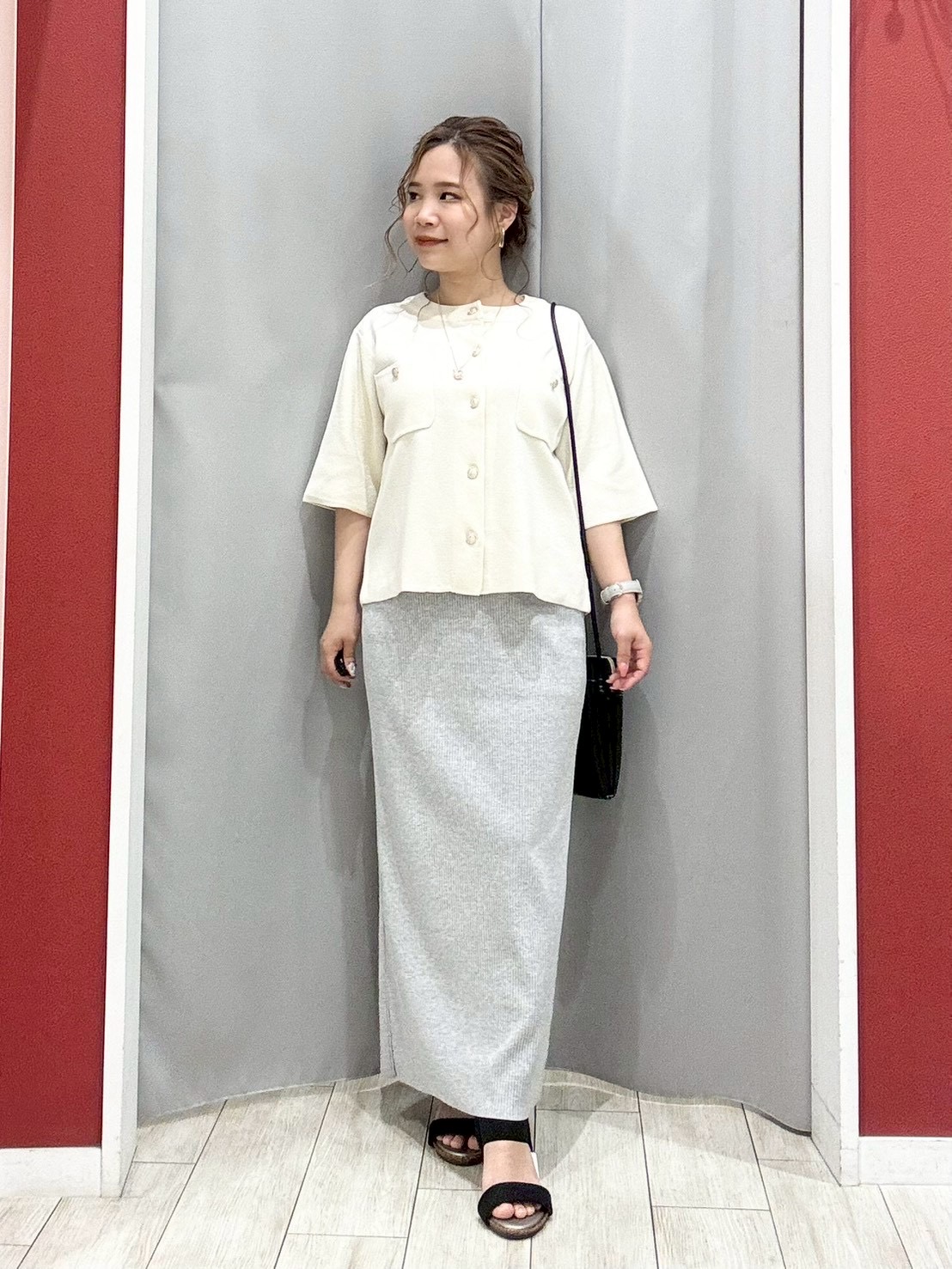 shioさんの「SHOO･LA･RUE｜【S-LL/洗濯機可】金ボタン5分袖カーディガン」を使ったコーディネート