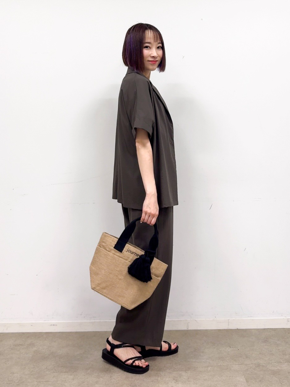 𝐜𝐡𝐢𝐤𝐚さんの「SHOO･LA･RUE｜【高レビュー/洗濯機可/セットアップ可】軽凛(かろりん) ひんやり半袖ジャケット」を使ったコーディネート
