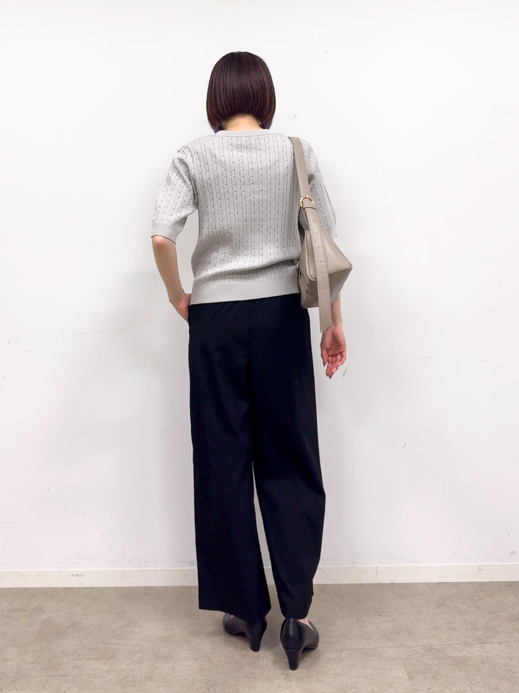 𝐜𝐡𝐢𝐤𝐚さんの「SHOO･LA･RUE｜【洗濯機可/S-LL】ミニケーブルで上品に 5分袖ニット」を使ったコーディネート