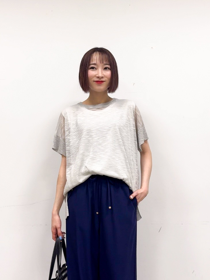 𝐜𝐡𝐢𝐤𝐚さんの「SHOO･LA･RUE｜【2点セット/S-LL/体型カバー】大人のこなれレイヤード シアーニット+タンクトップ」を使ったコーディネート