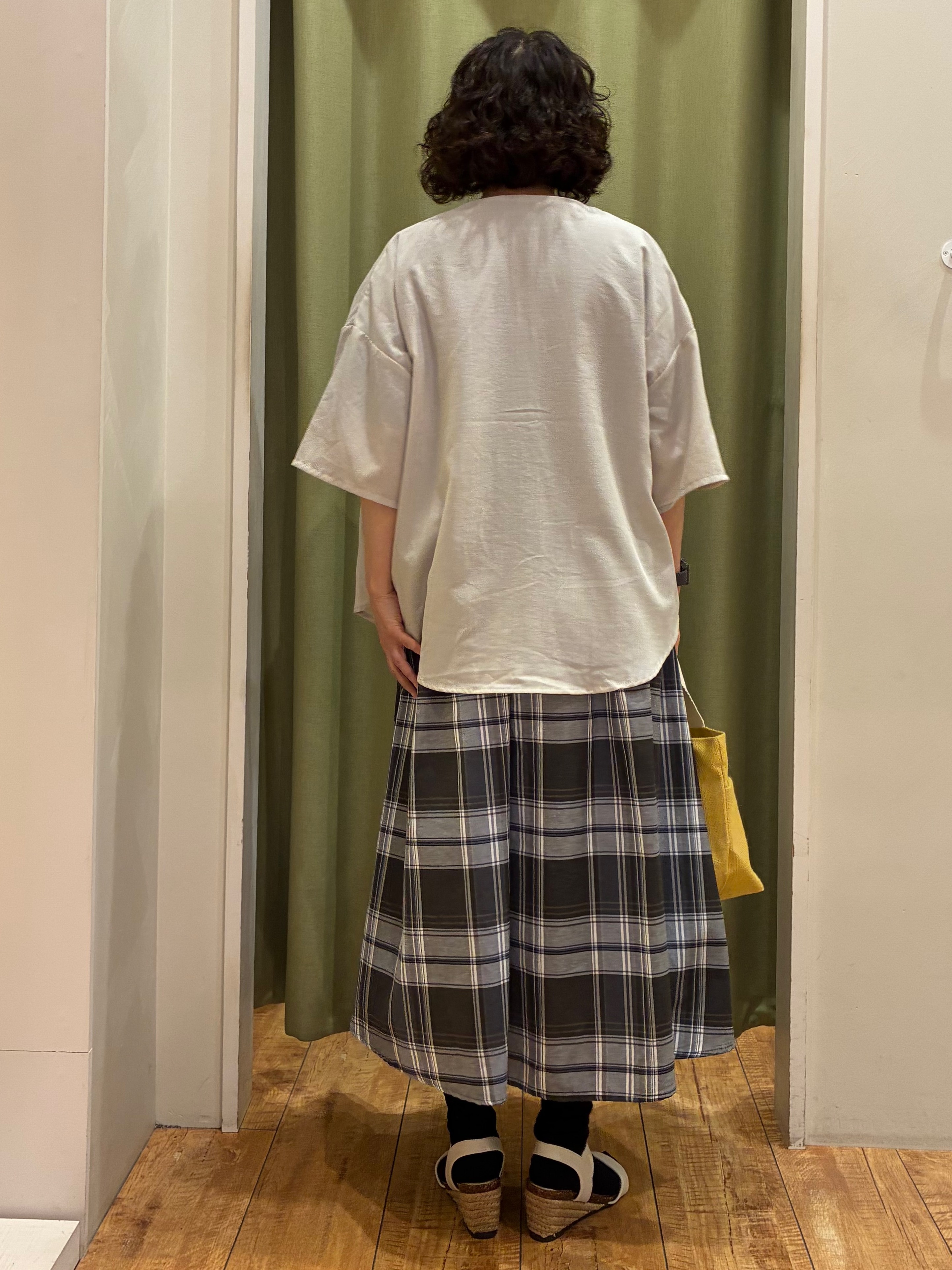 ☆ほしさんの「SHOO･LA･RUE｜【洗濯機可/S-LL】大人の抜け感 ゆるっと5分袖シャツ」を使ったコーディネート