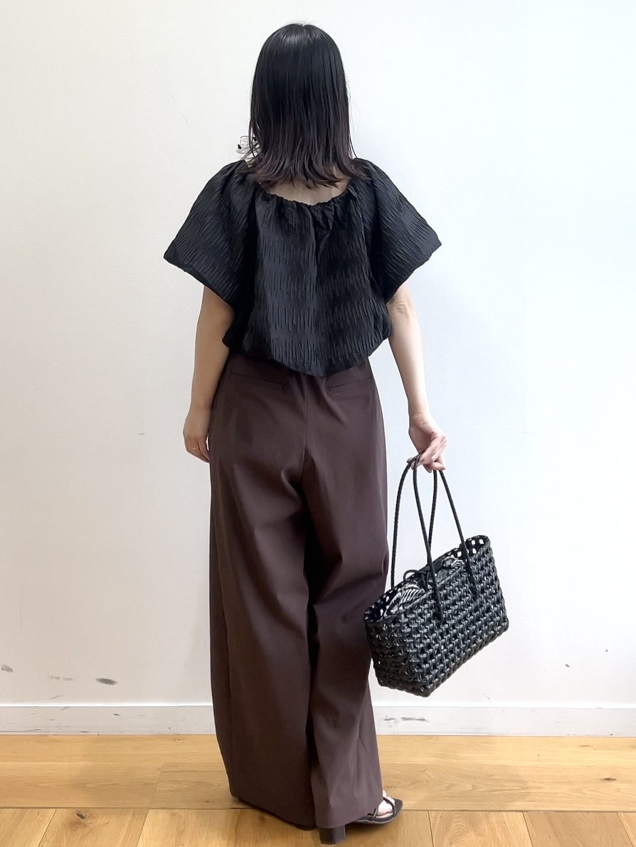 RINAさんの「OPAQUE.CLIP｜【透けにくい／防シワ】タックワイドパンツ《UVケア・吸水速乾・洗濯機OK》」を使ったコーディネート