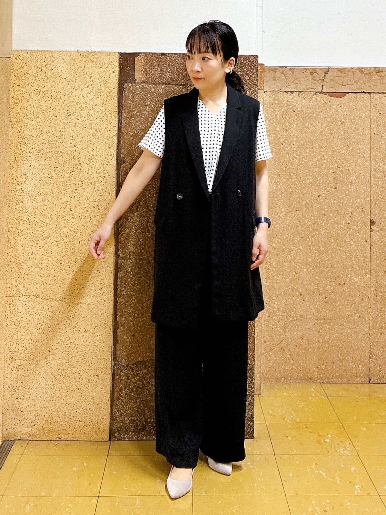 hattoriさんの「INDIVI｜【さらに軽く軽快！／着る日傘】颯爽ジレジャケット」を使ったコーディネート