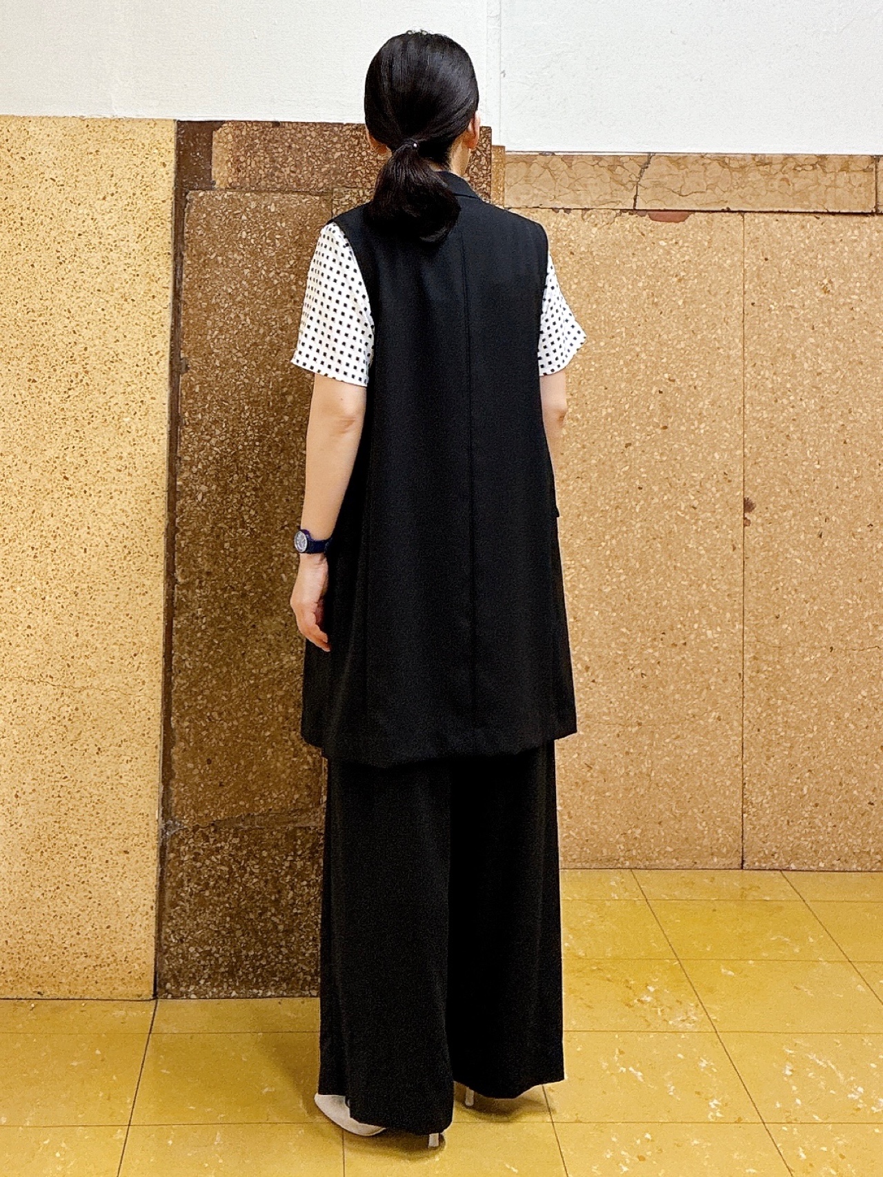hattoriさんの「INDIVI｜【さらに軽く軽快！／着る日傘】颯爽ジレジャケット」を使ったコーディネート