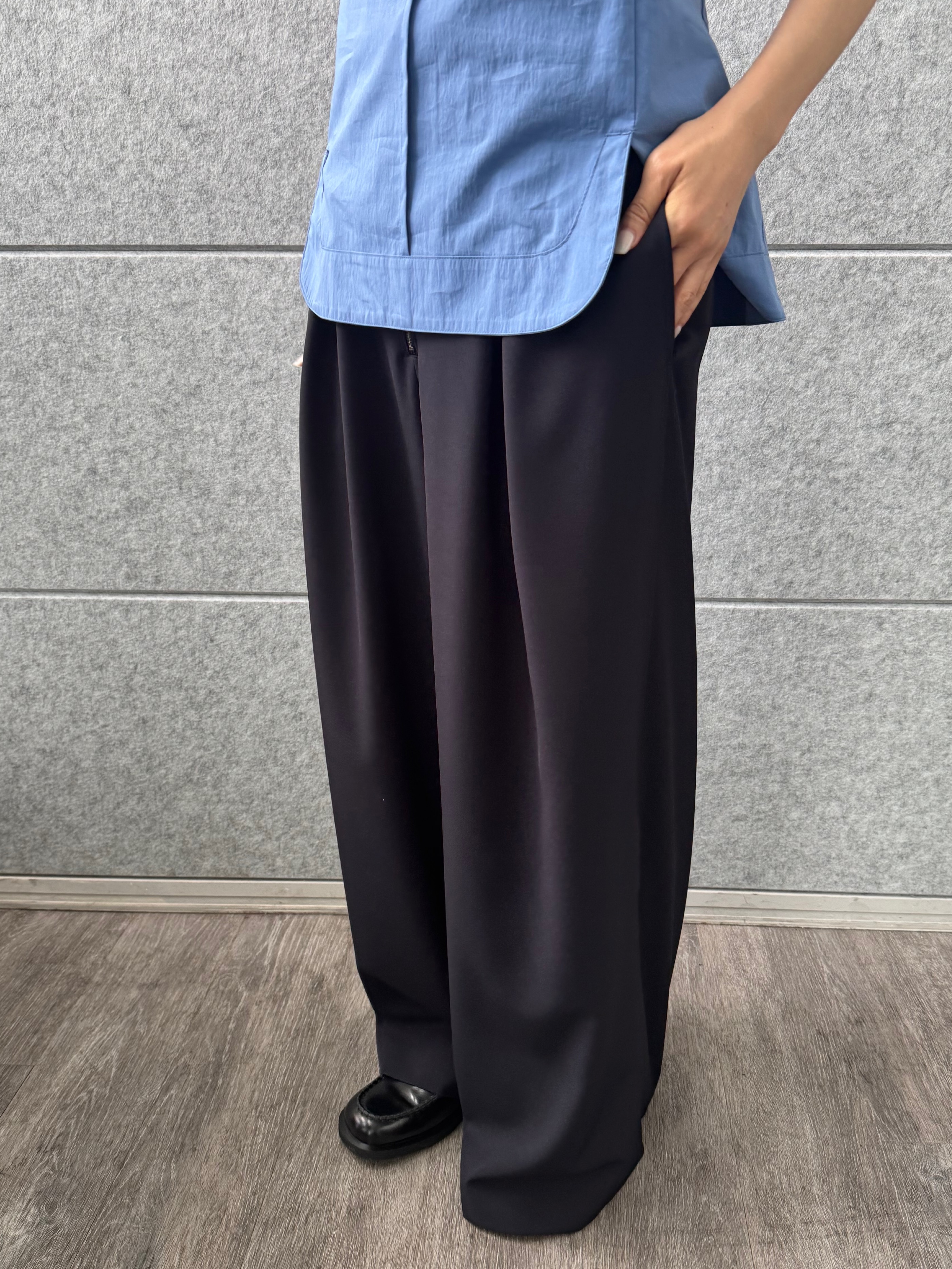 designer yukaさんの「CODE A｜back tack blouse」を使ったコーディネート