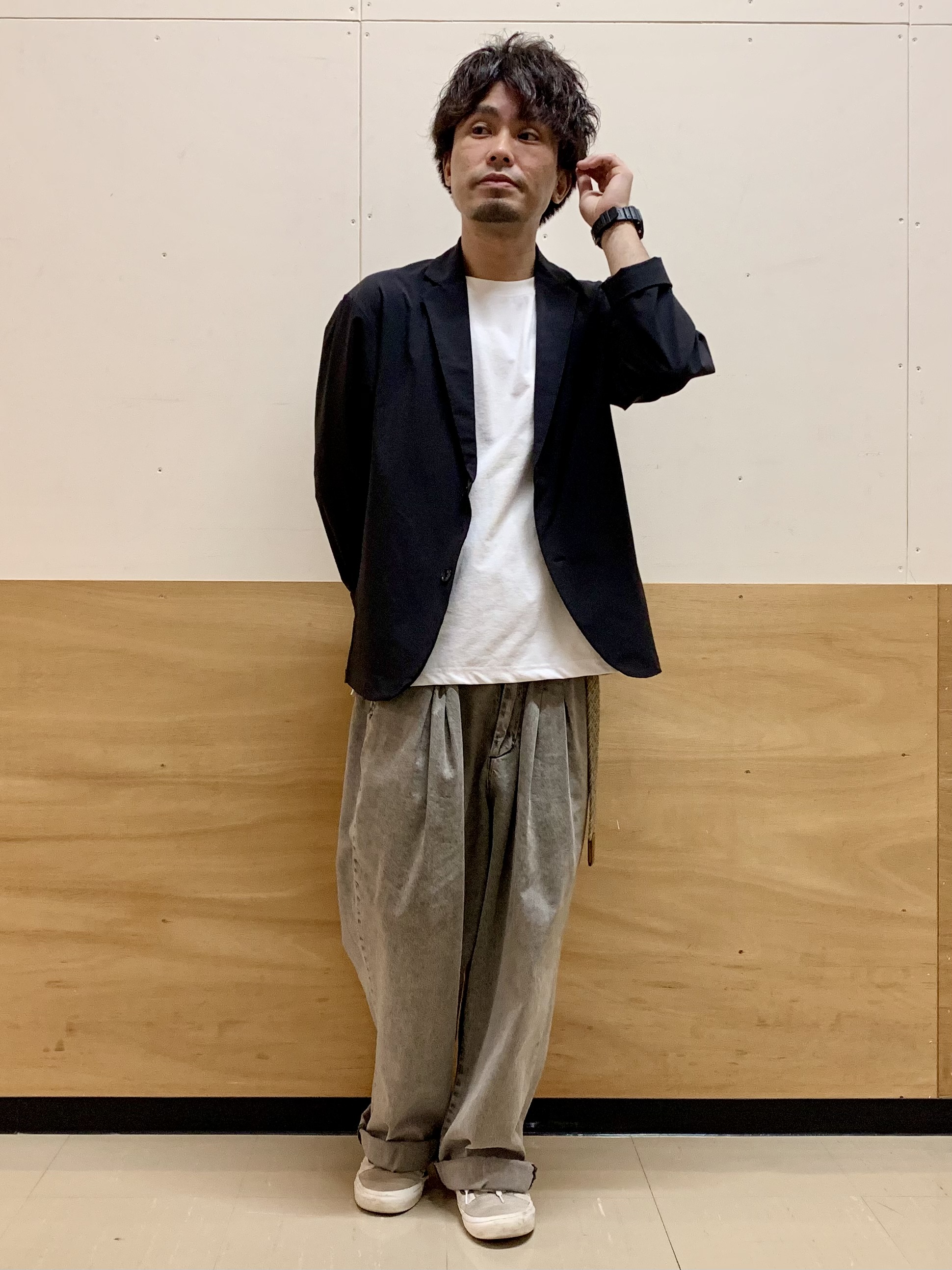 MATUさんの「THE SHOP TK｜《KURO》コーデュラナイロン ジャケット セットアップ可／防シワ／撥水／ストレッチ」を使ったコーディネート