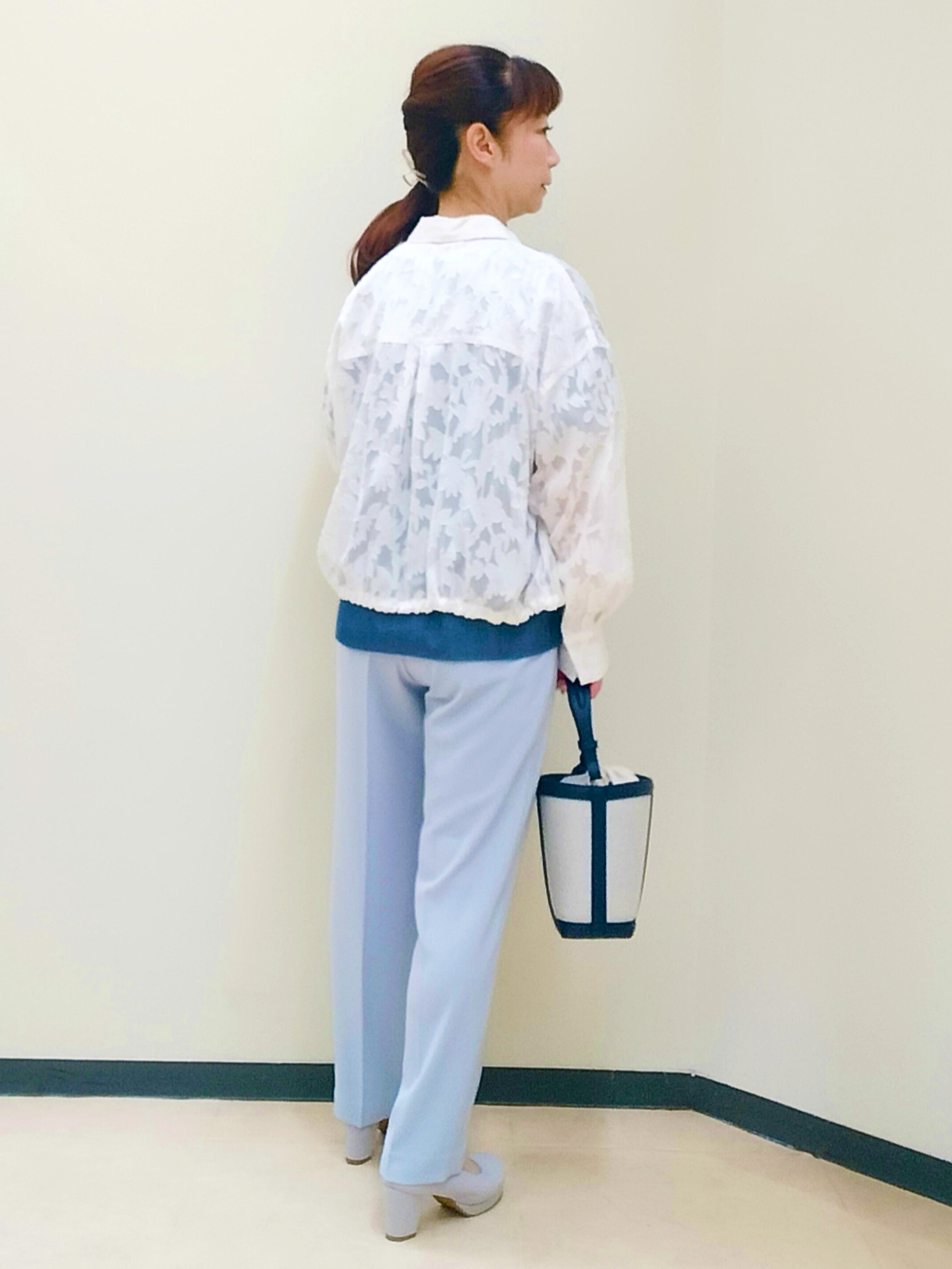 花さんの「Reflect｜【UVカット／接触冷感／セットアップ可】センタープレステーパードパンツ」を使ったコーディネート