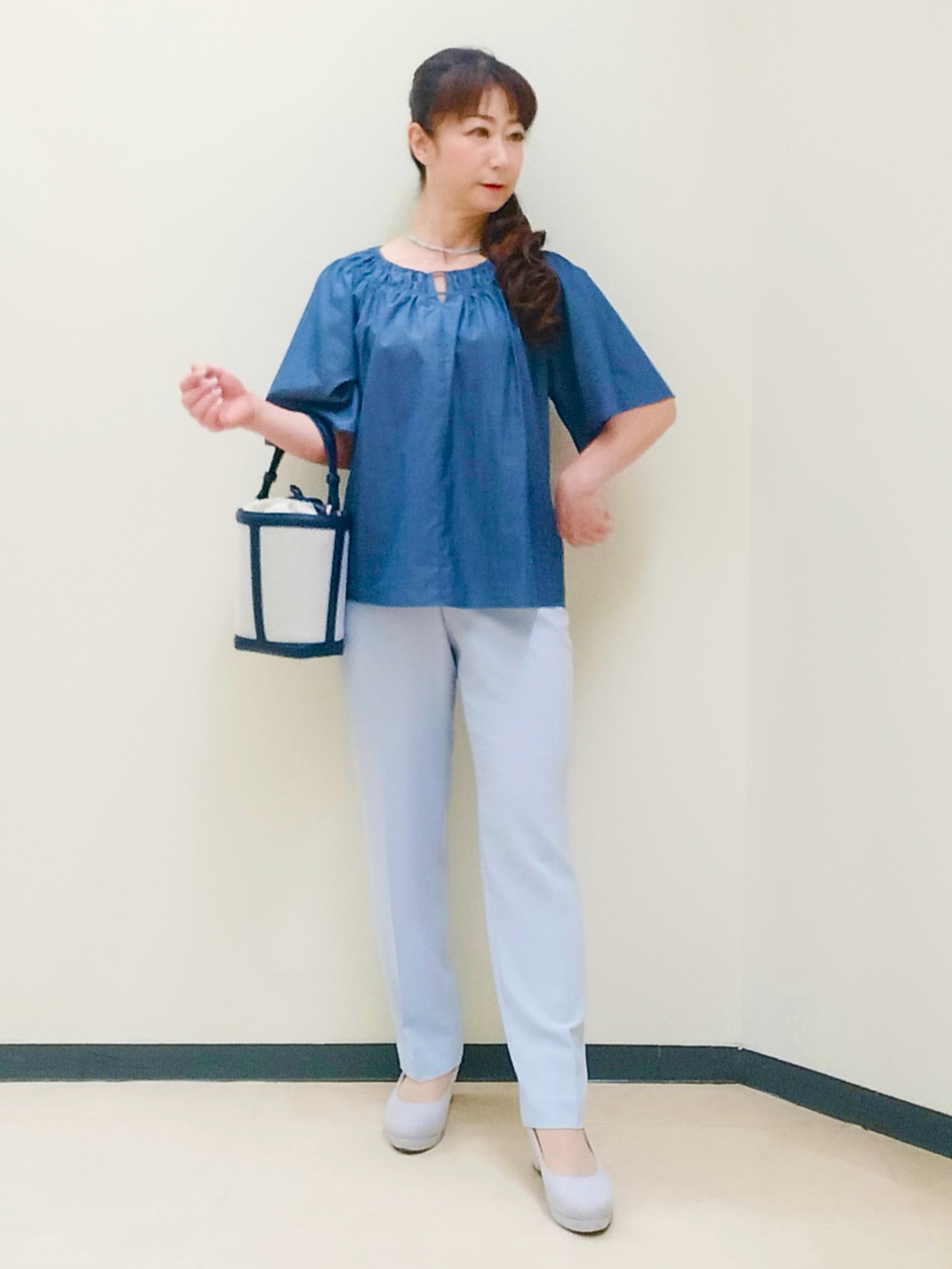 花さんの「Reflect｜【UVカット／接触冷感／セットアップ可】センタープレステーパードパンツ」を使ったコーディネート
