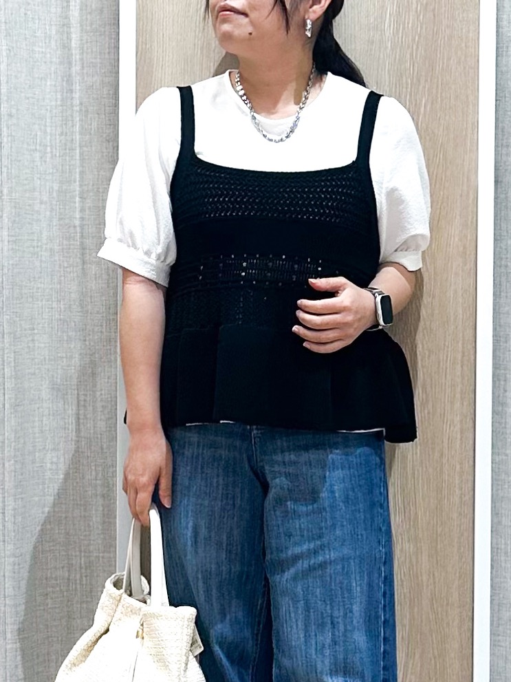 naoさんの「grove｜【2点SET】着るだけで完成、透かし編みニットビスチェ&times;ブラウス」を使ったコーディネート