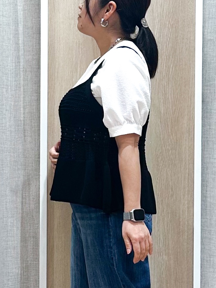 naoさんの「grove｜【2点SET】着るだけで完成、透かし編みニットビスチェ&times;ブラウス」を使ったコーディネート