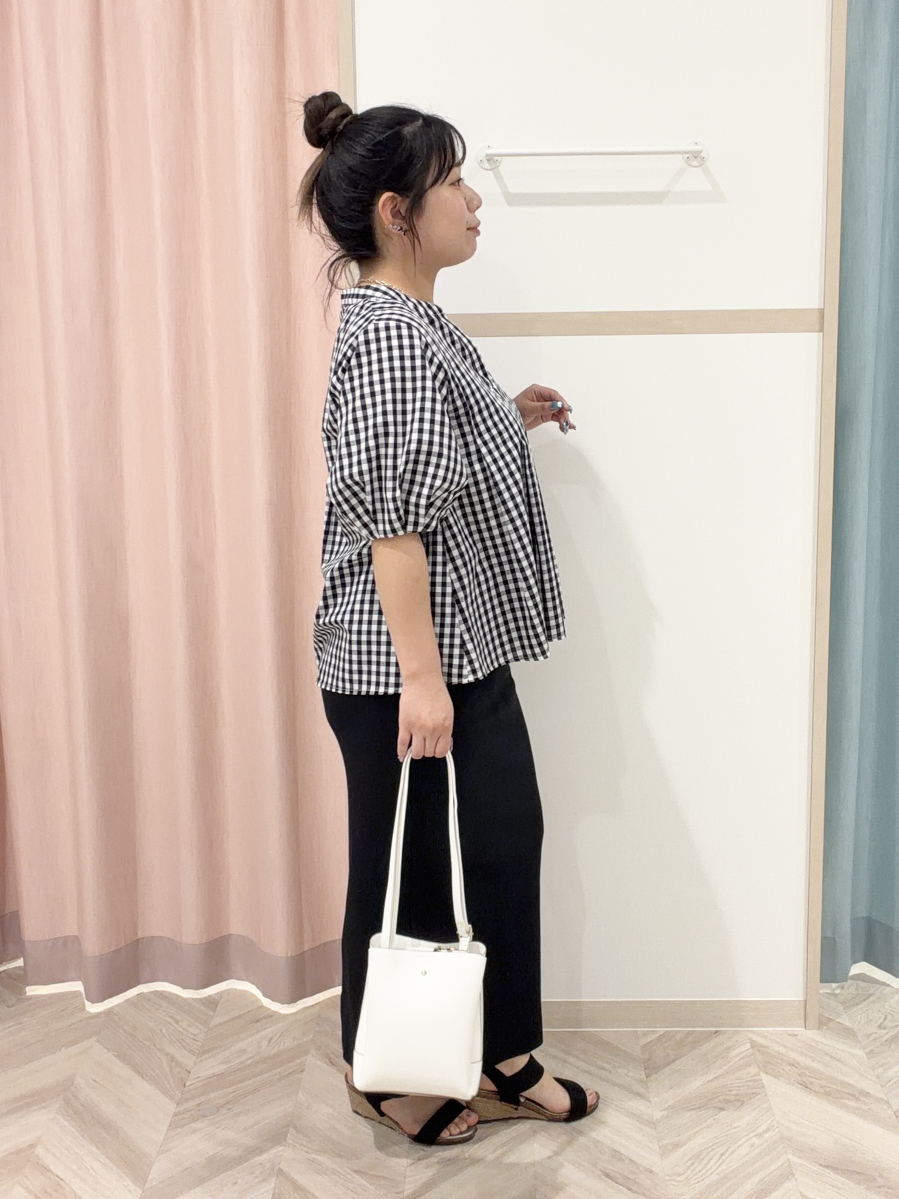 まちゃんなちゃんさんの「SHOO･LA･RUE｜【高レビュー/洗濯後しわになりにくい/インせず着られる】自然に体型カバー 麻調ペプラムブラウス」を使ったコーディネート