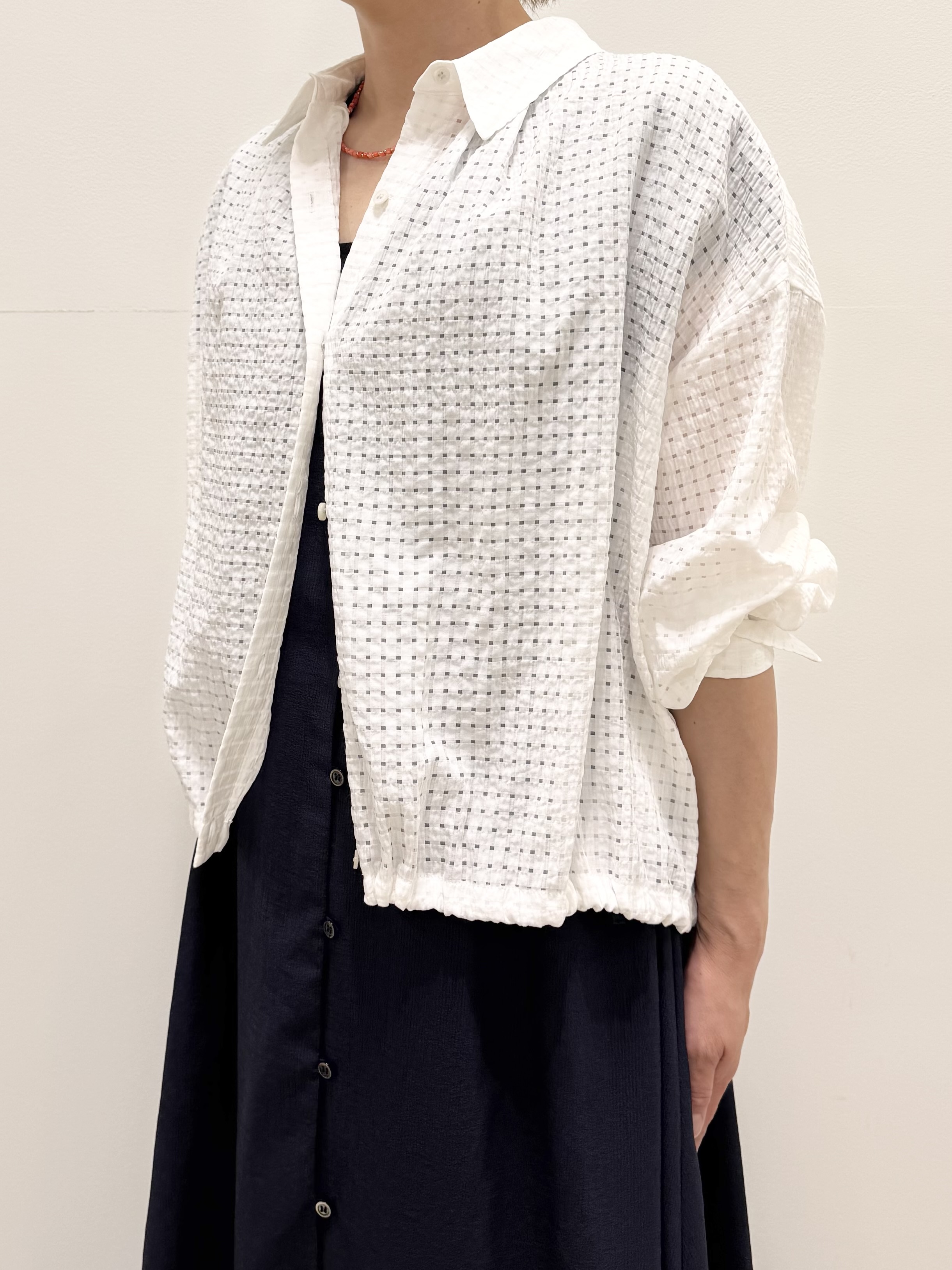 koyaさんの「Reflect｜【通気性あり／涼しい／マシンウォッシャブル】フロントボタンワンピース」を使ったコーディネート