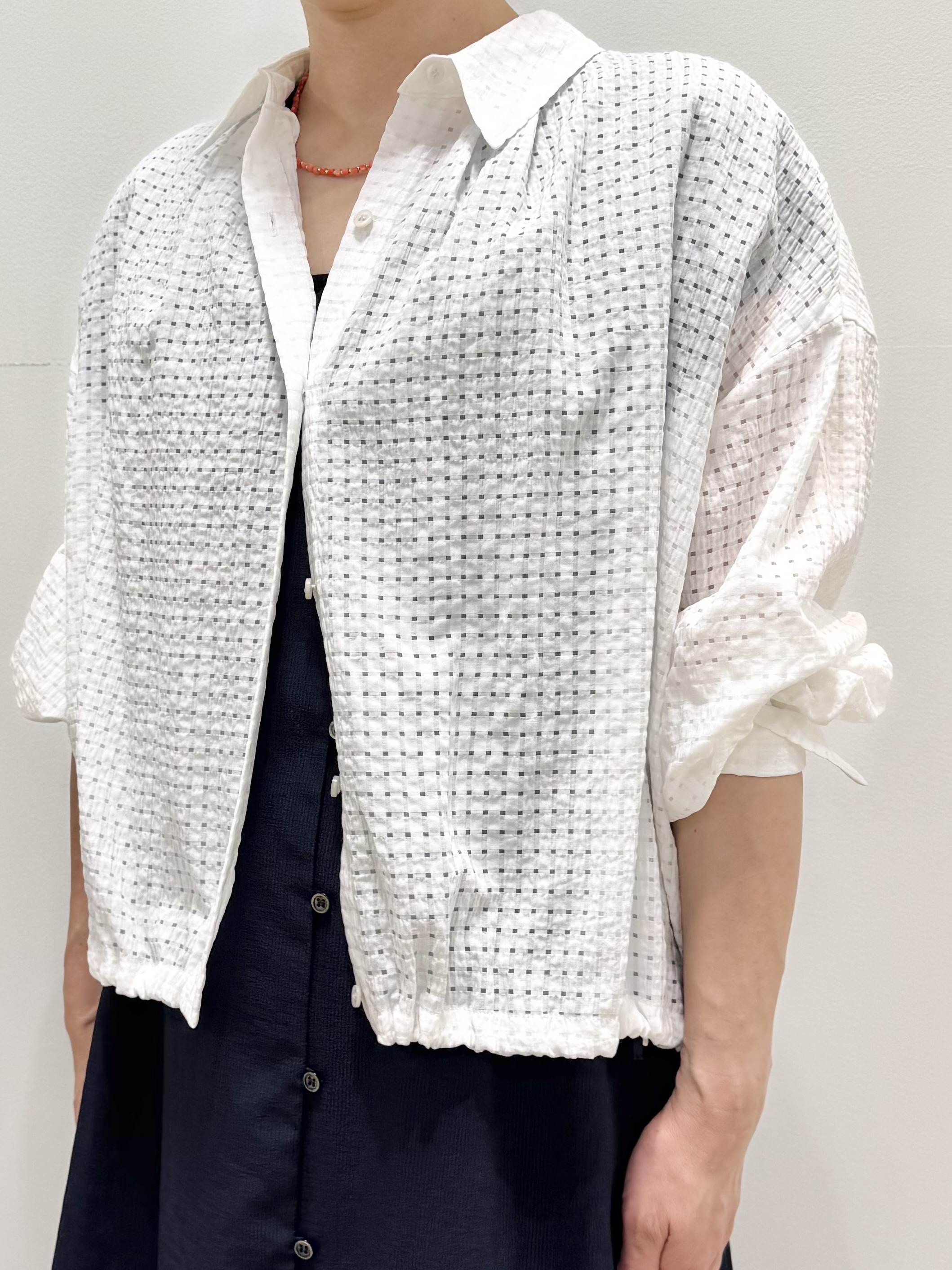 koyaさんの「Reflect｜【通気性あり／涼しい／マシンウォッシャブル】フロントボタンワンピース」を使ったコーディネート