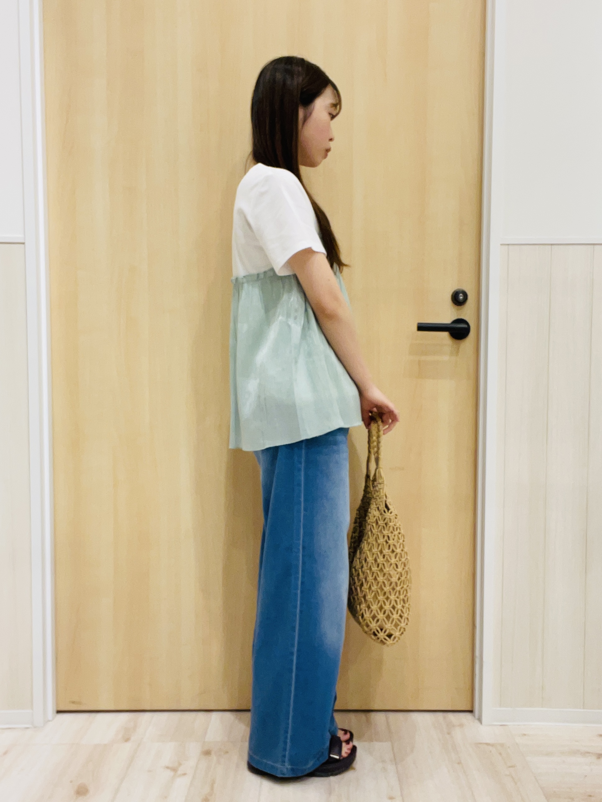 minamiさんの「SHOO･LA･RUE｜【ひんやり/S-LL】1枚でインせず決まる きらきらビスチェ風Tシャツ」を使ったコーディネート