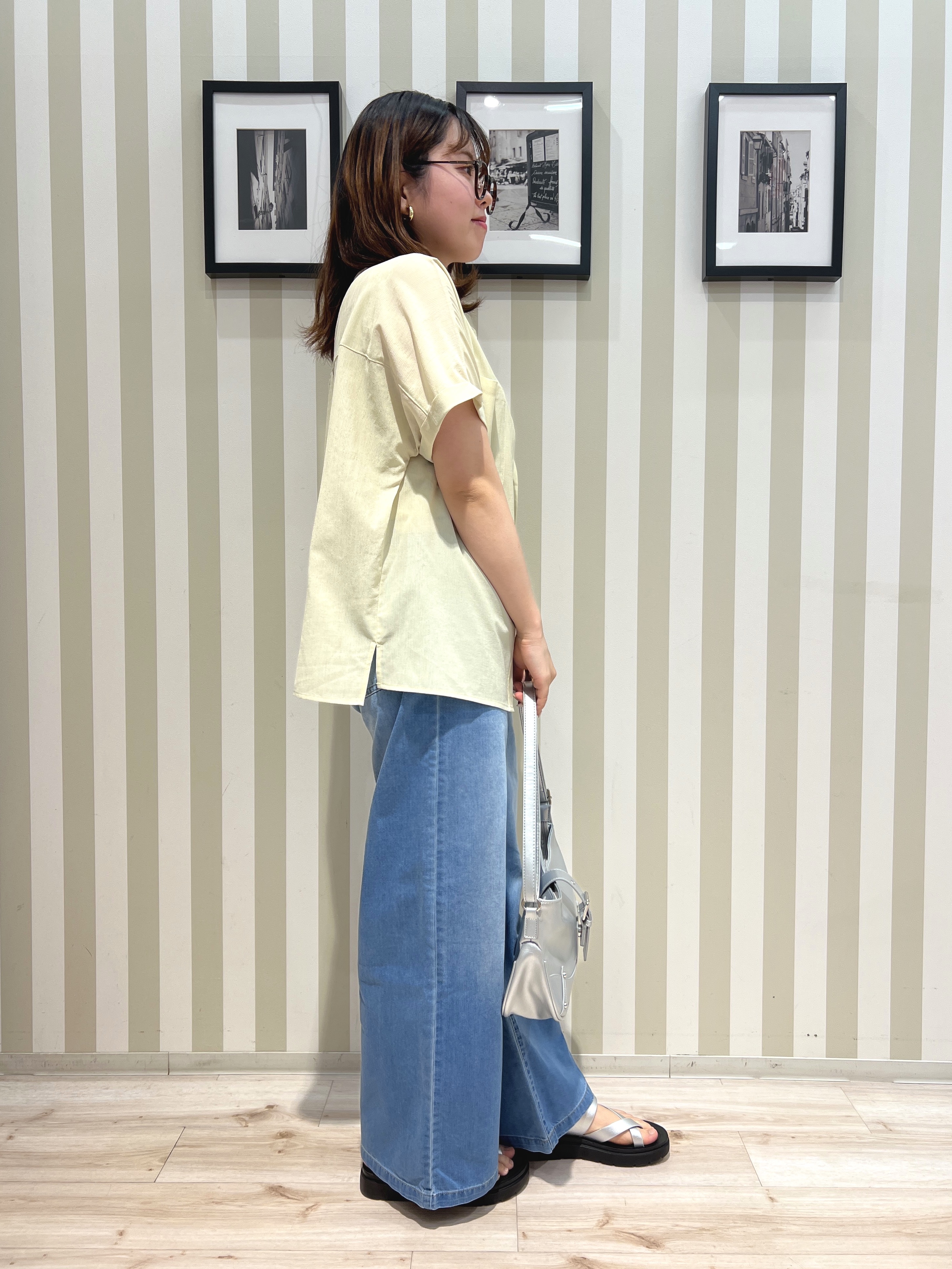 manaさんの「SHOO･LA･RUE｜【さらり快適/洗濯機可/S-LL】風が通り抜ける 半袖バンドカラーシアーシャツ」を使ったコーディネート