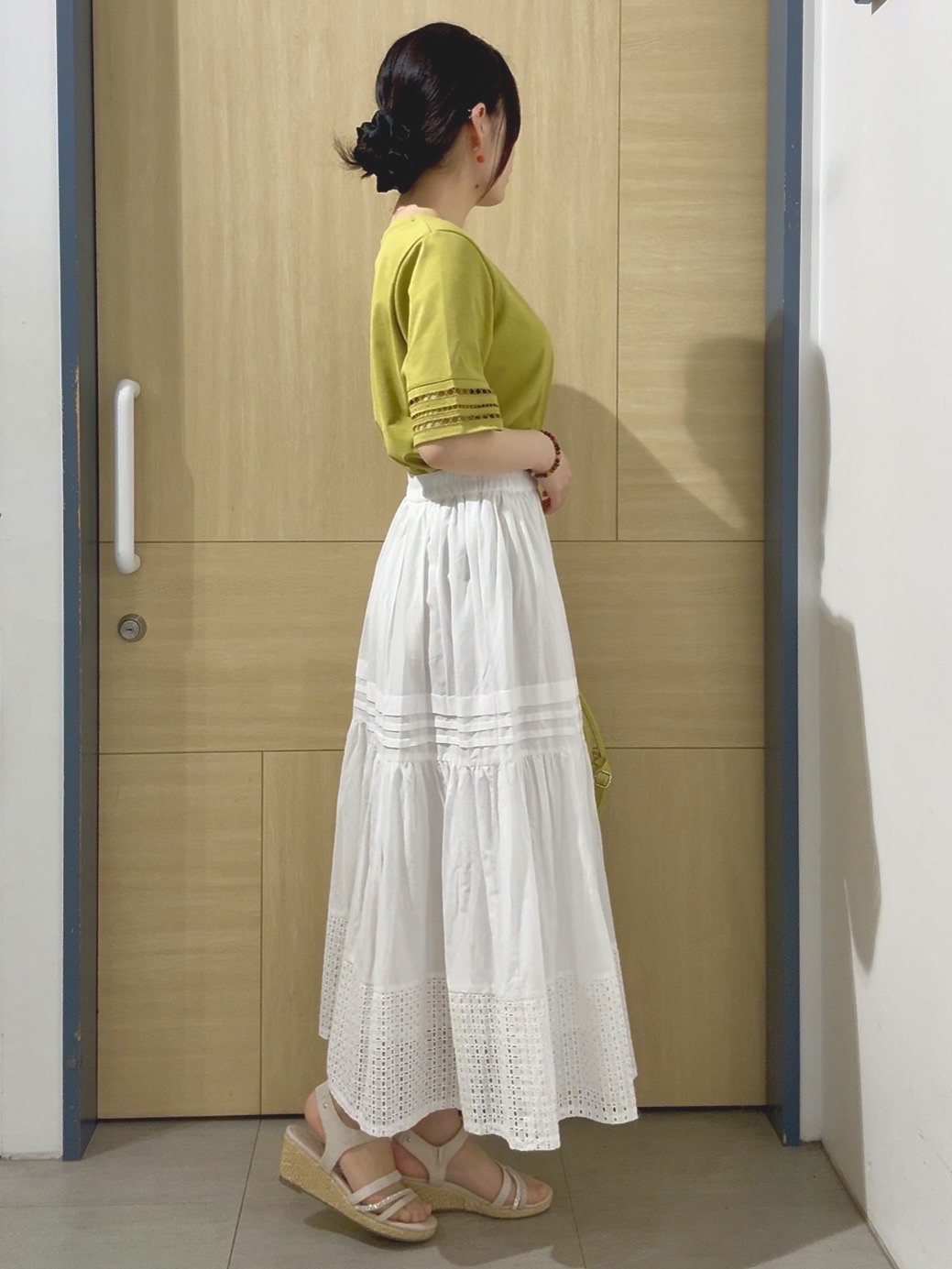 さあやさんの「grove｜【二の腕カバー/UV・ひんやり】袖口透かし刺繍Tシャツ」を使ったコーディネート