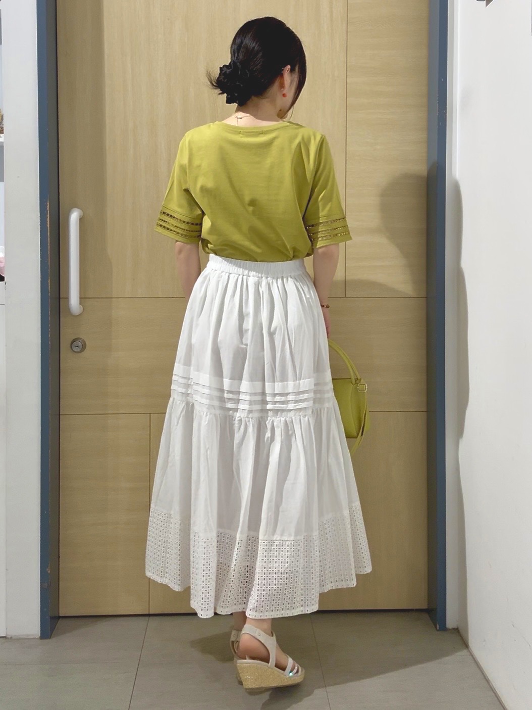 さあやさんの「grove｜【二の腕カバー/UV・ひんやり】袖口透かし刺繍Tシャツ」を使ったコーディネート