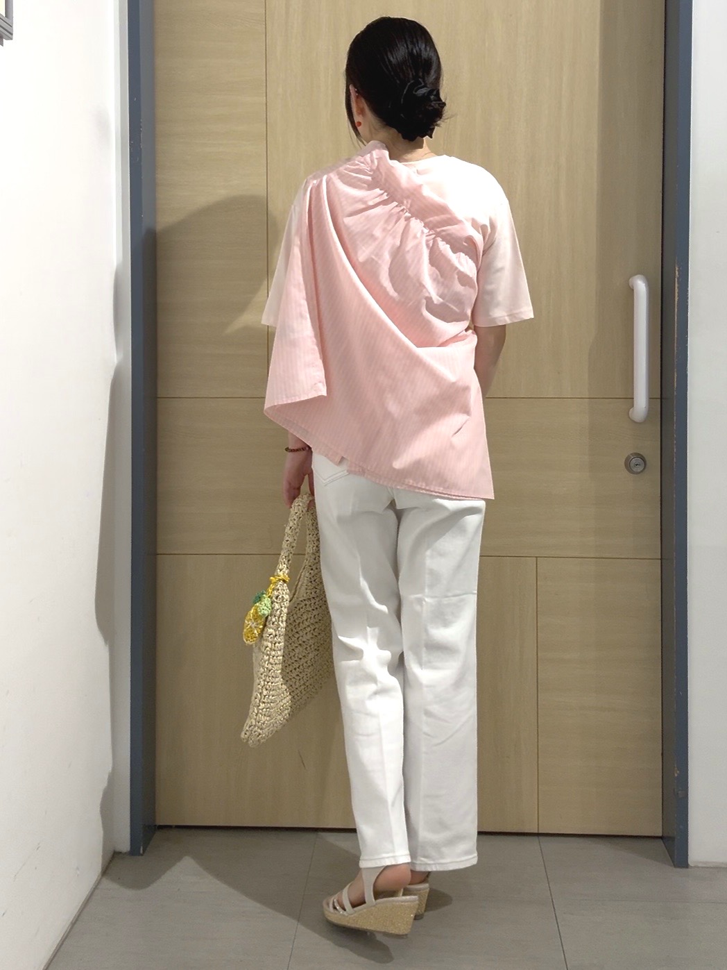 さあやさんの「grove｜【貴島明日香さん着用／イージーケア／接触冷感】麻混スタンドギャザーシャツ」を使ったコーディネート