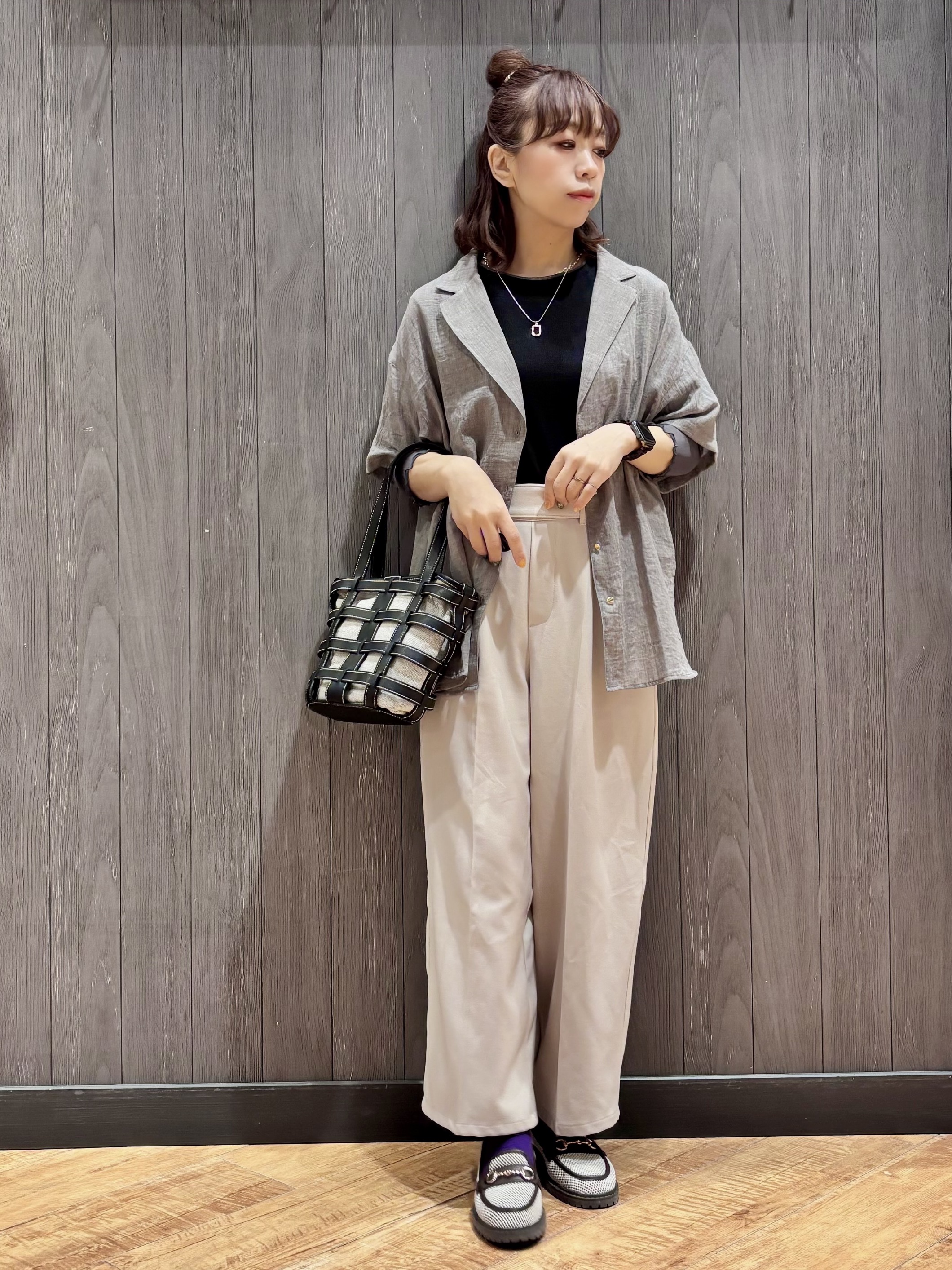 meiさんの「SHOO･LA･RUE｜【S-LL】ナチュラルに決まる 半袖シアーシャツジャケット」を使ったコーディネート