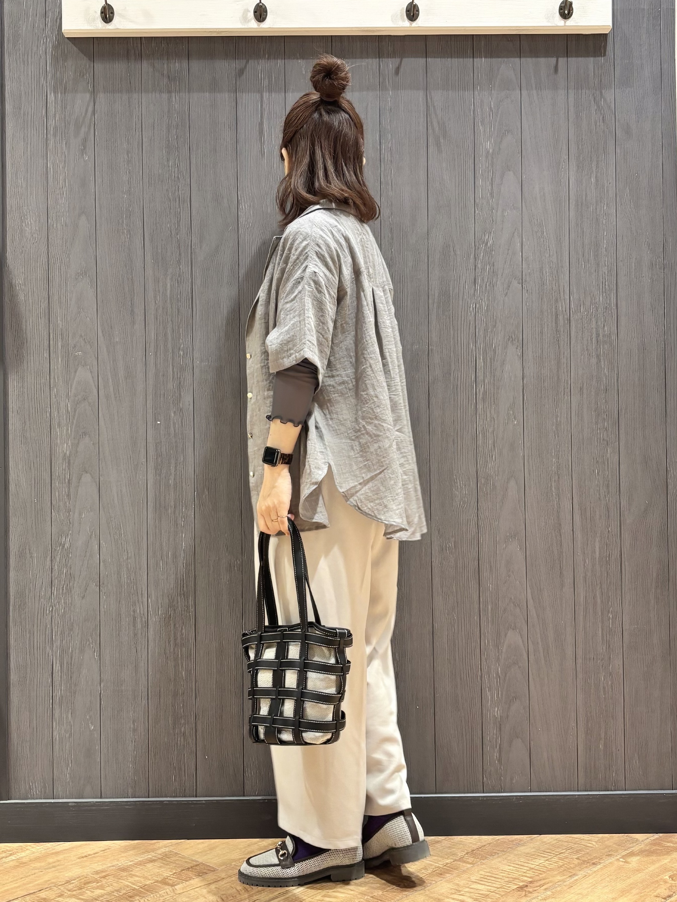 meiさんの「SHOO･LA･RUE｜【S-LL】ナチュラルに決まる 半袖シアーシャツジャケット」を使ったコーディネート