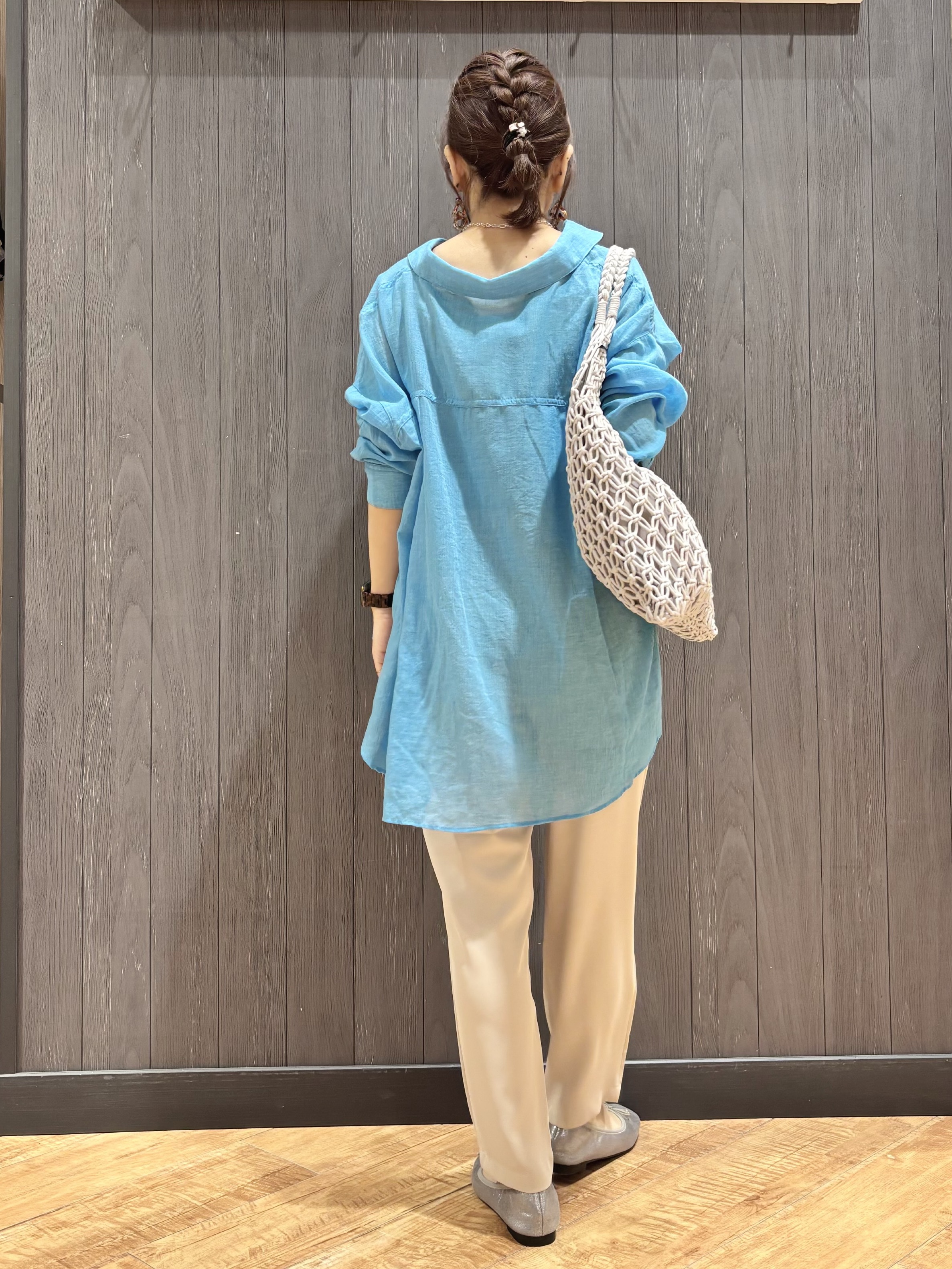 meiさんの「SHOO･LA･RUE｜【体型カバー】ふんわり質感 やわらかこなれシアーシャツ」を使ったコーディネート
