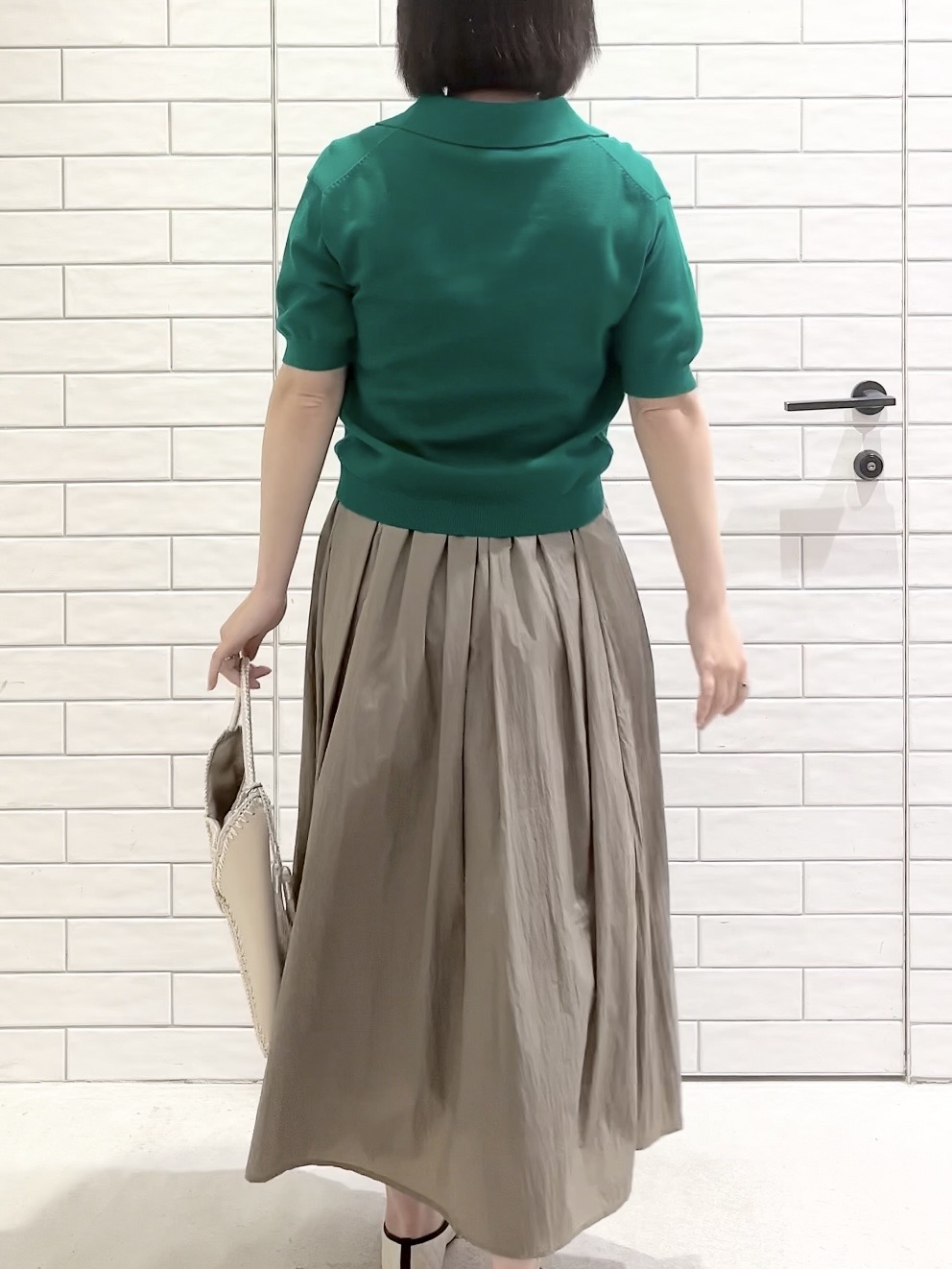 しおりさんの「OPAQUE.CLIP｜ビッグポロ衿ニット【洗濯機OK】」を使ったコーディネート